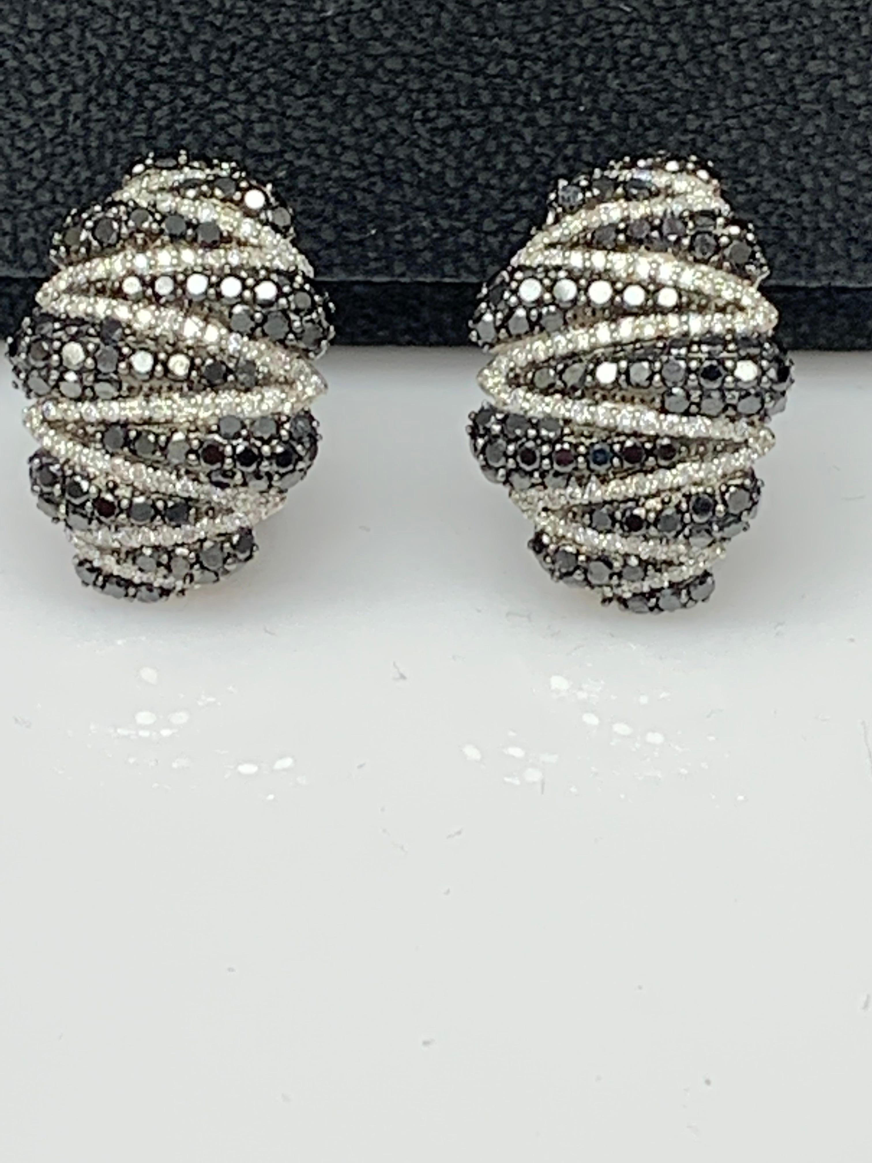 Orecchini con diamante nero da 1,84 carati in oro bianco 18 carati in vendita 2