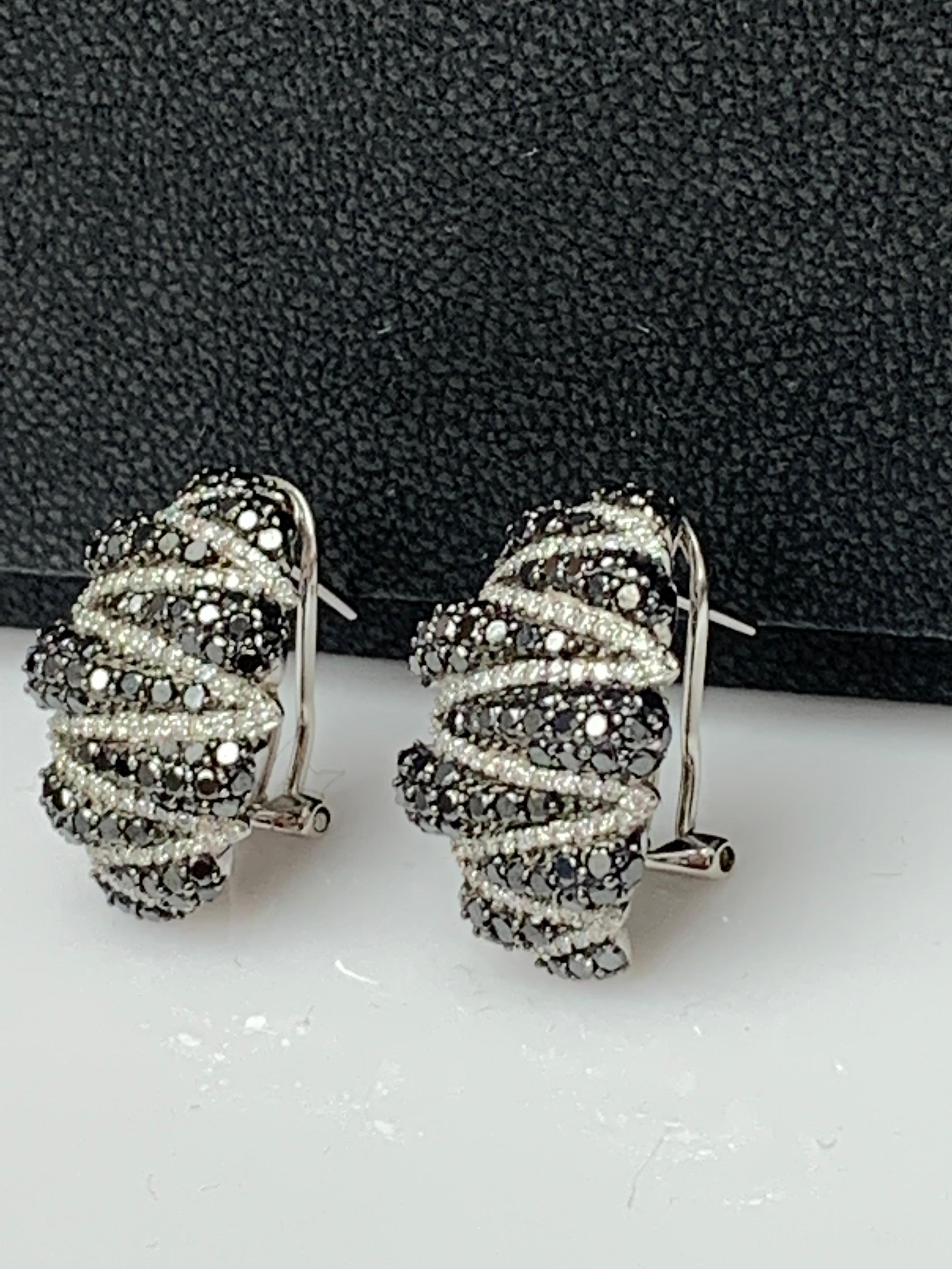 Orecchini con diamante nero da 1,84 carati in oro bianco 18 carati in vendita 3