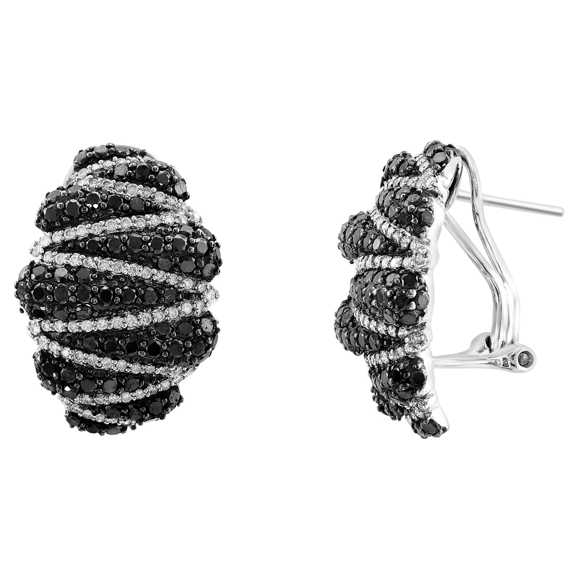 Orecchini con diamante nero da 1,84 carati in oro bianco 18 carati