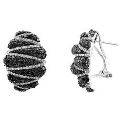 Orecchini con diamante nero da 1,84 carati in oro bianco 18 carati