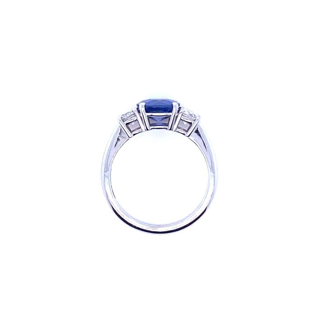 1.84 Carat Kashmir Sapphire and Diamond Three Stone Platinum Engagement Ring In New Condition For Sale In London, GB
