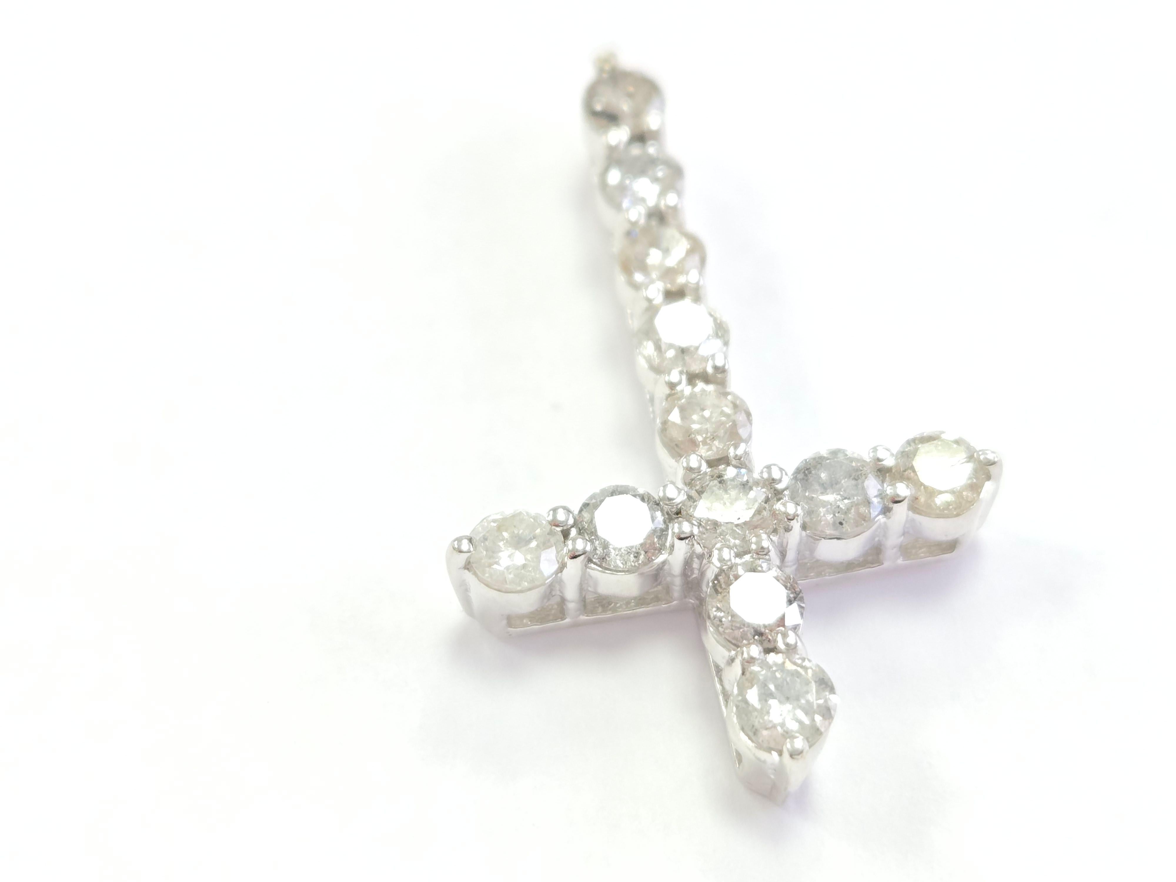 1.84 Carat Natural Diamond Cross Pendant 14 Karat White Gold In New Condition In Great Neck Plaza, NY