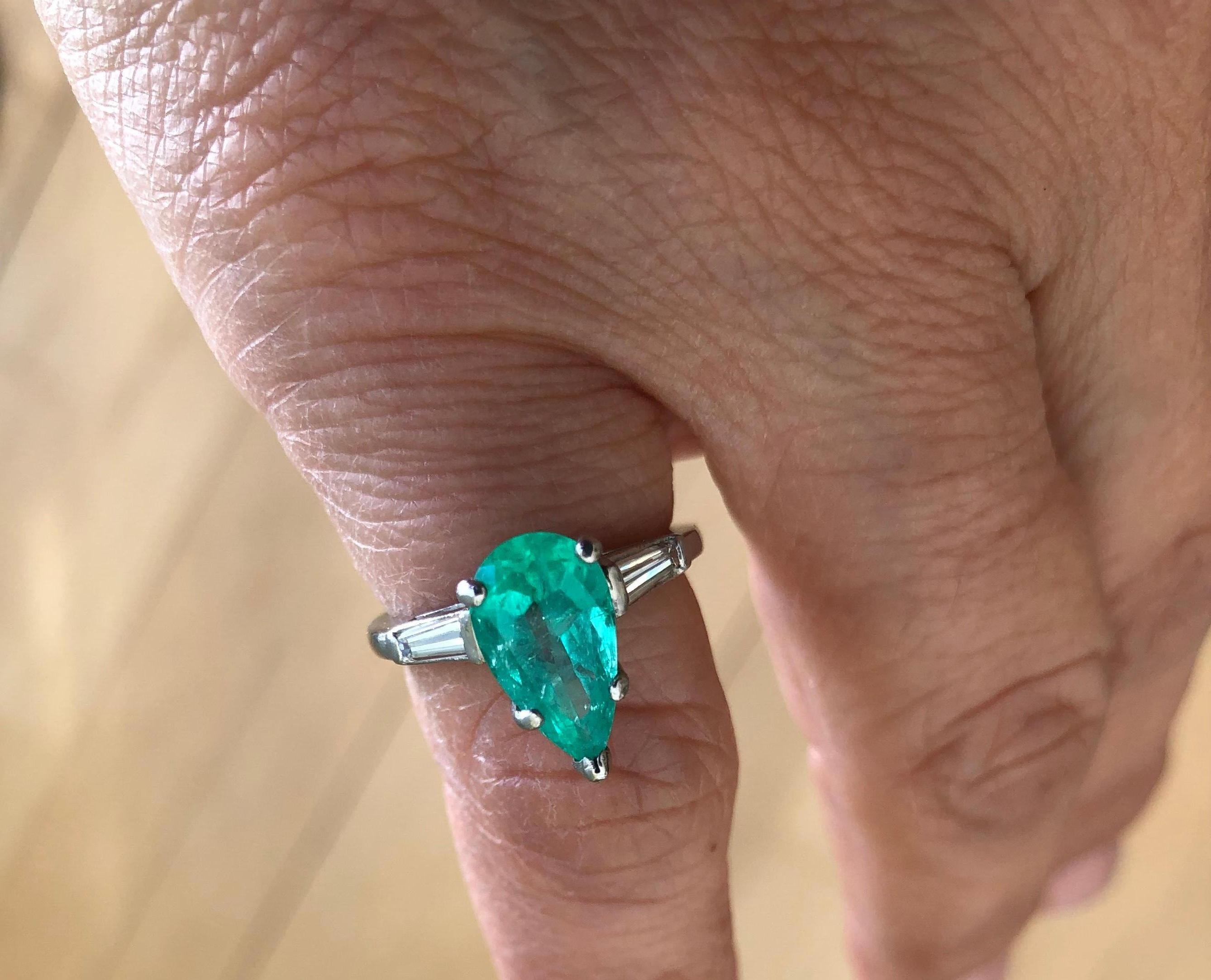 vintage pear shaped emerald ring