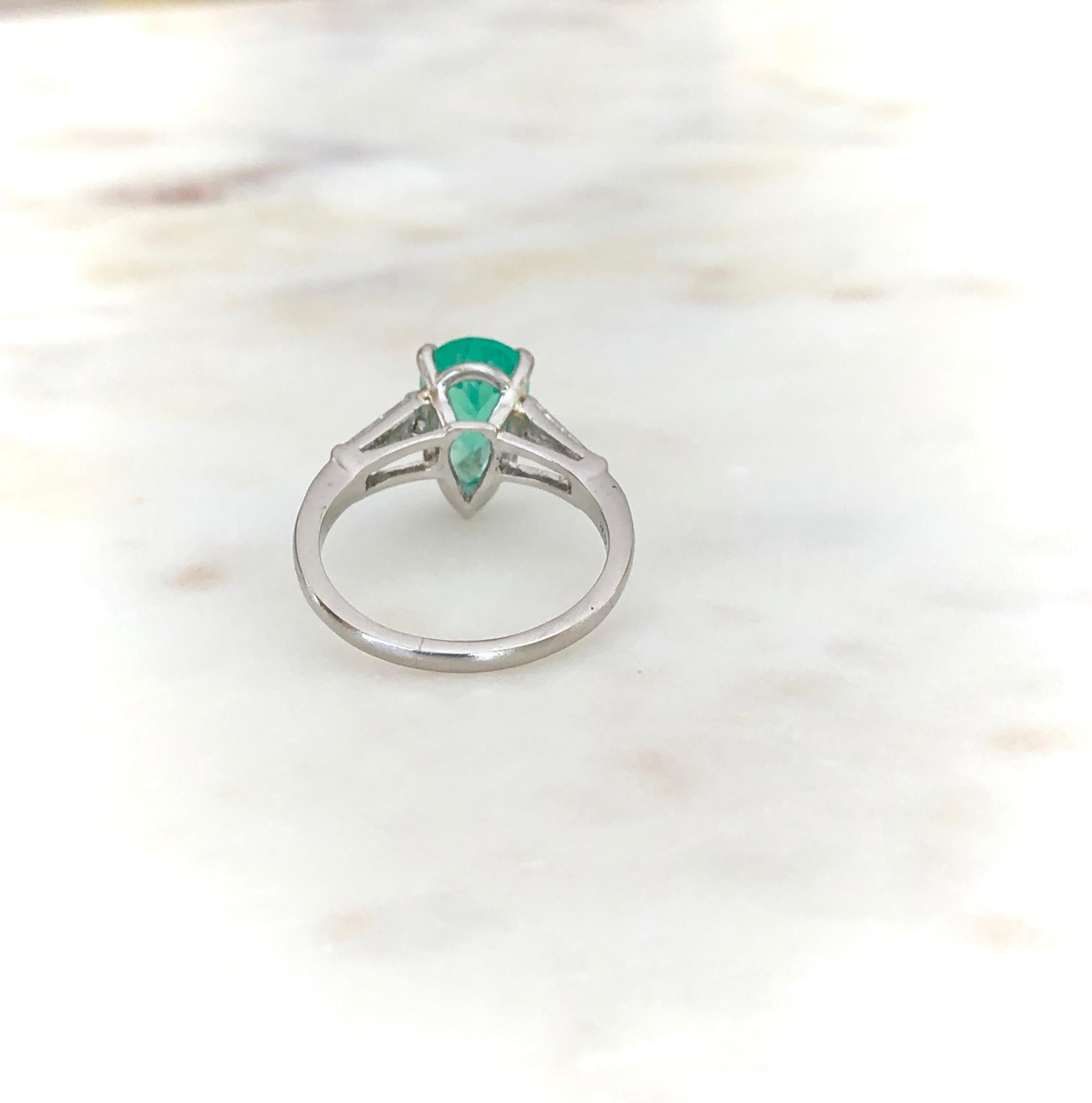 Art Deco Antique Art-Deco Emerald Diamond Engagement Platinum Ring Pear Shape For Sale