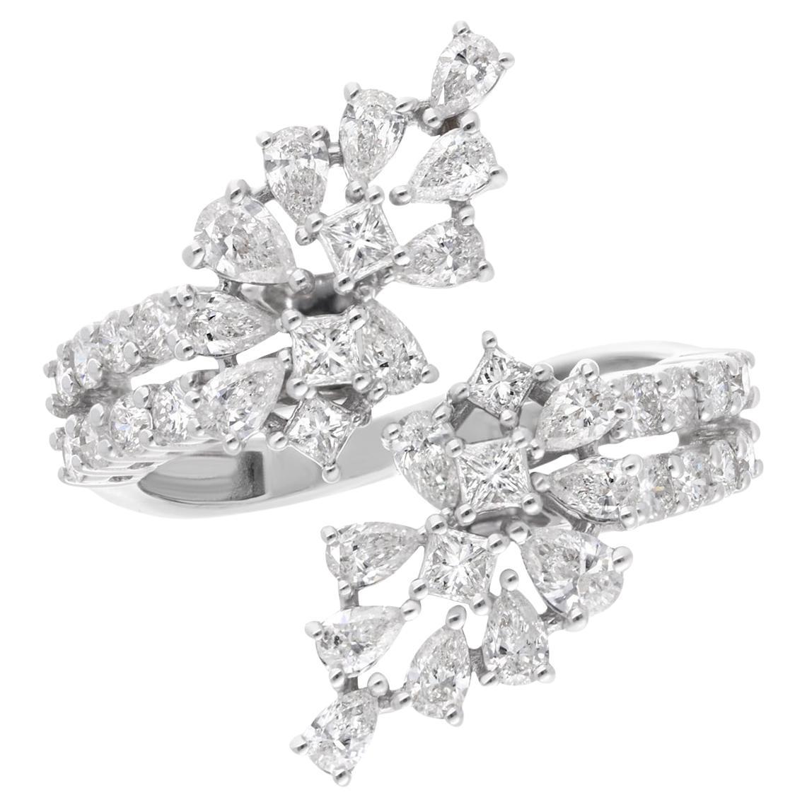 Anillo de cóctel floral con diamantes naturales de formas variadas, en oro blanco de 14 quilates, 1,84 quilates