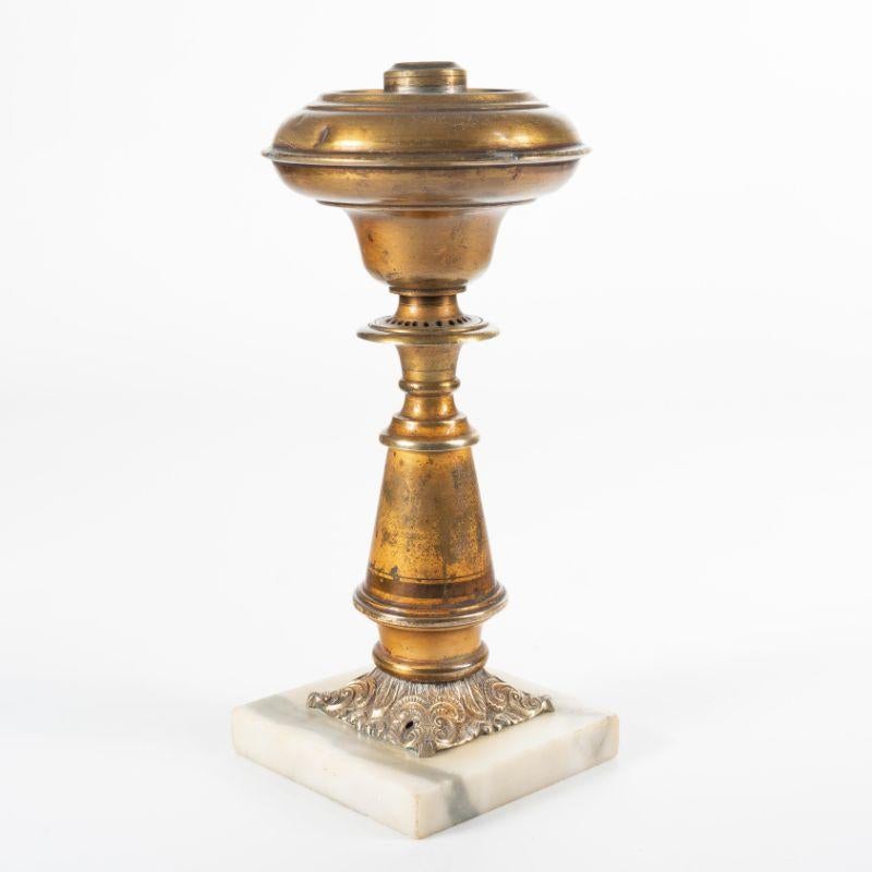 Lámpara astral americana de latón de 1840 sobre base de mármol en Bueno estado para la venta en Kenilworth, IL