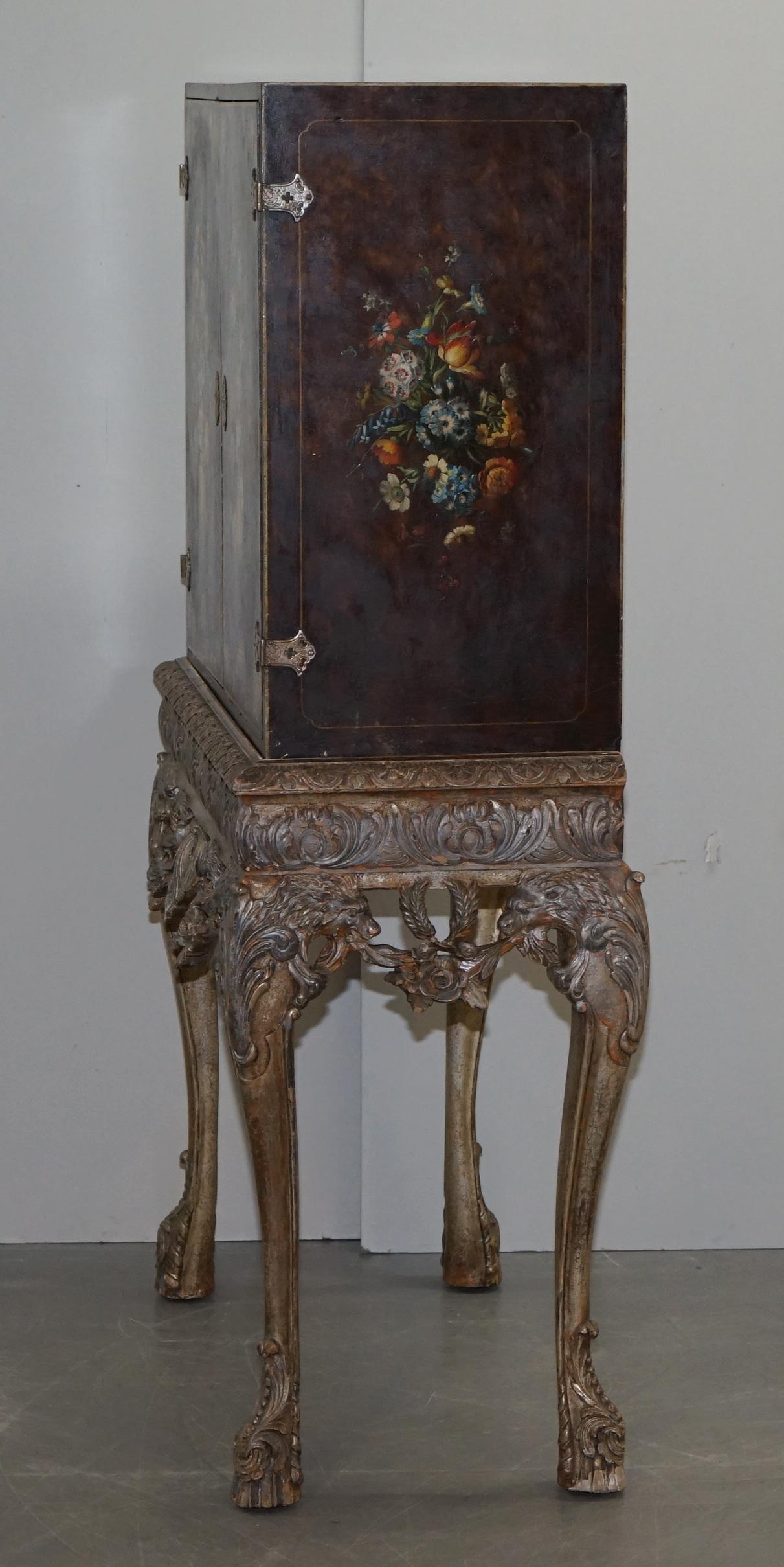 1840 Italain Venetian Cabinet on Stand Polychrome Painted & Lion Heads Carvings For Sale 10