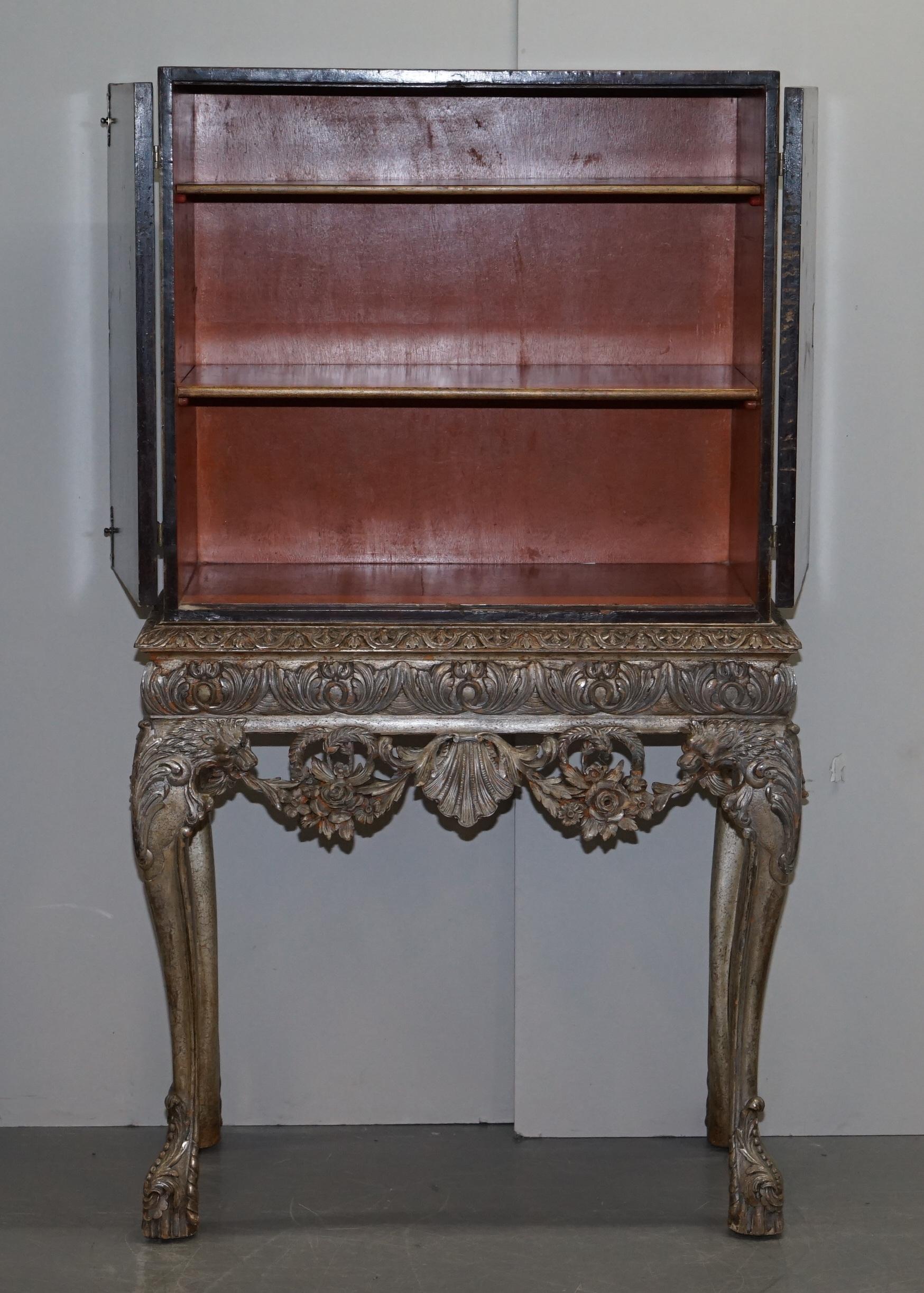 1840 Italain Venetian Cabinet on Stand Polychrome Painted & Lion Heads Carvings For Sale 12