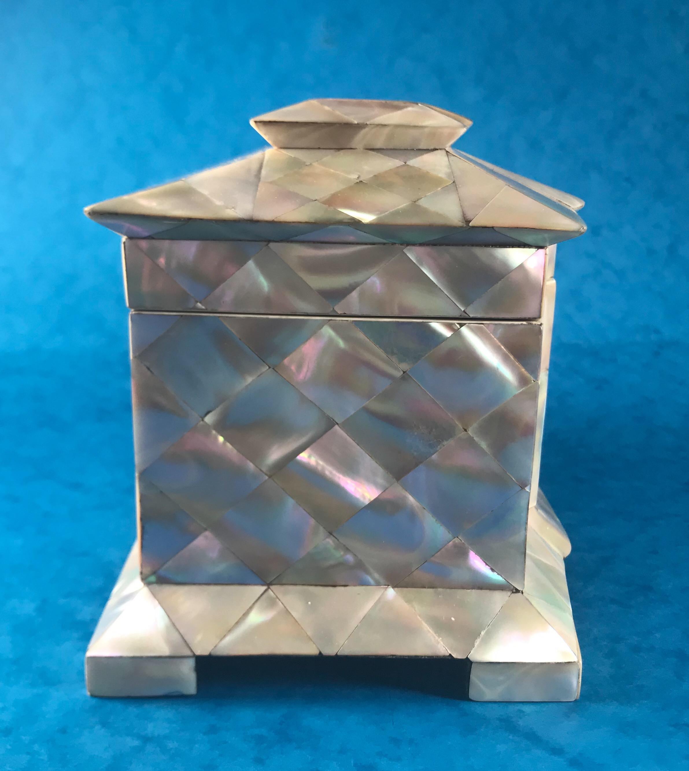 1840 Mother of pearl break front twin lidded tea caddy in superb condition For Sale 2
