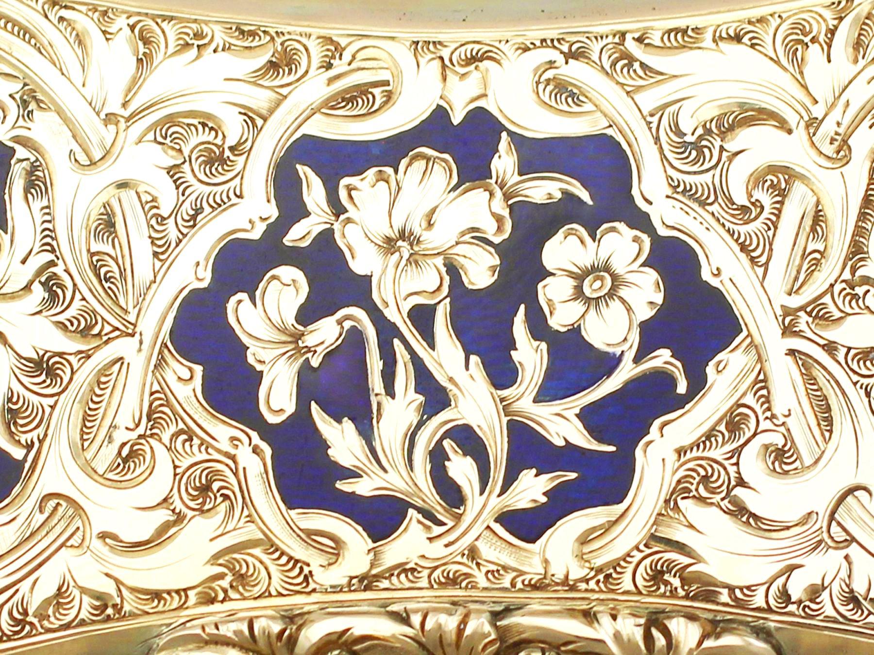 1840s Antique Swiss Yellow Gold and Enamel Snuff Box 4