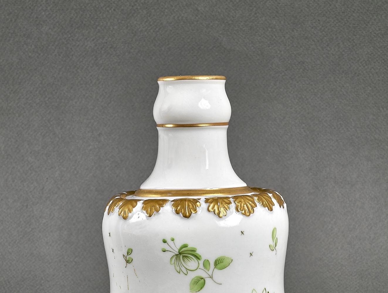 Vase en porcelaine de Dresden signé et peint à la main dans les années 1840 en vente 1