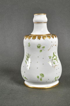 Vase en porcelaine de Dresden signé et peint à la main dans les années 1840