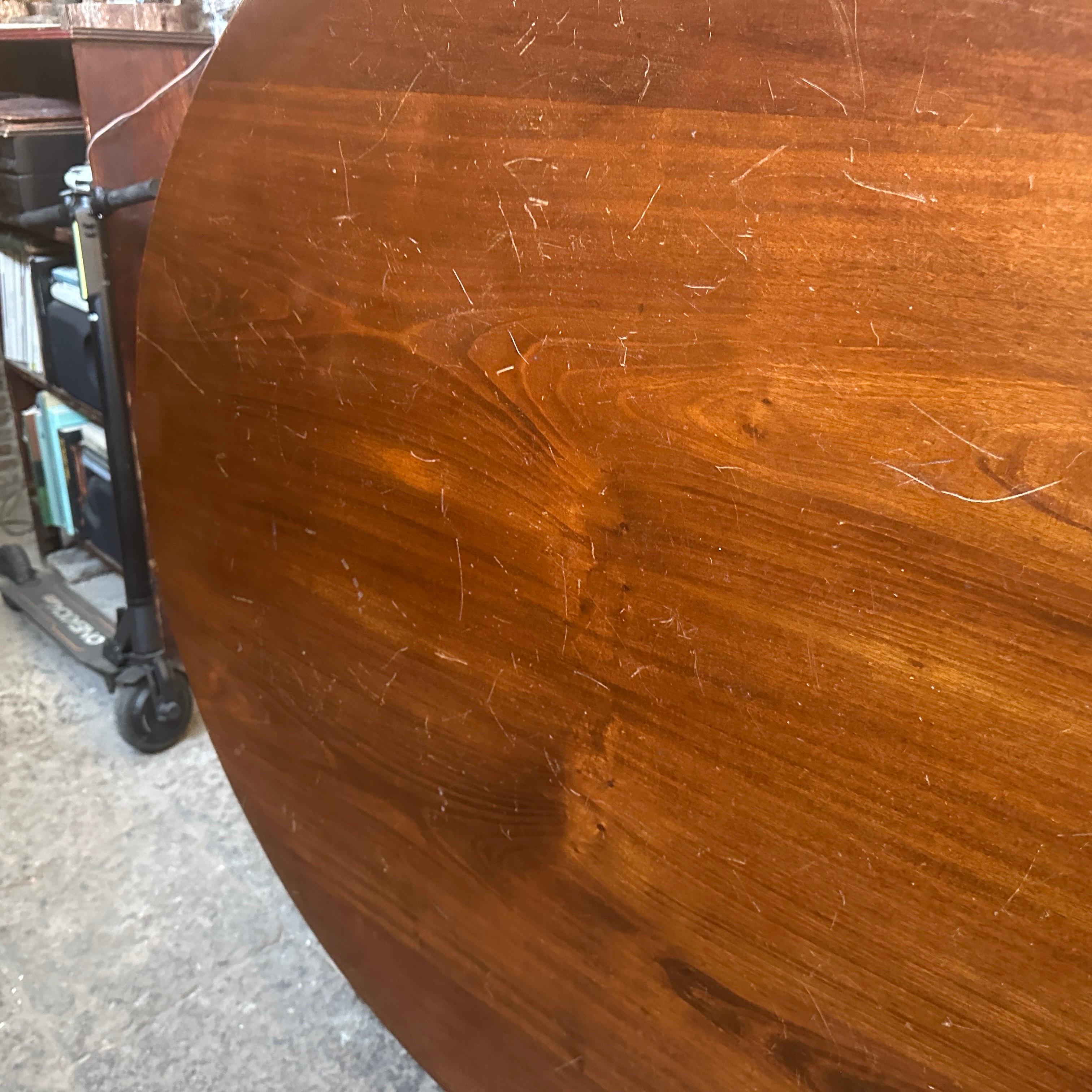 1840s Empire Veneered Mahogany Wood Sicilian Round Tilt-Top Table For Sale 10