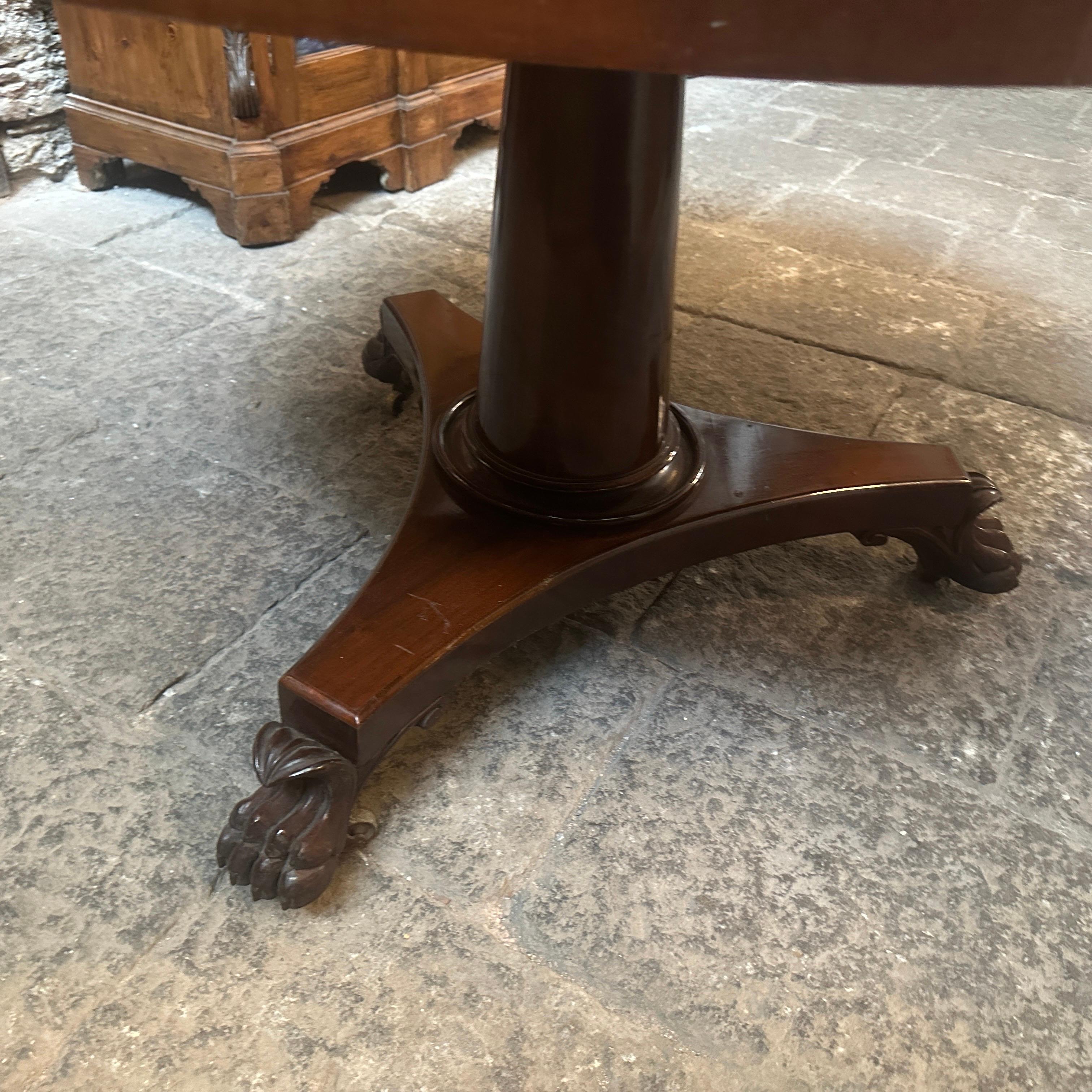 19th Century 1840s Empire Veneered Mahogany Wood Sicilian Round Tilt-Top Table For Sale