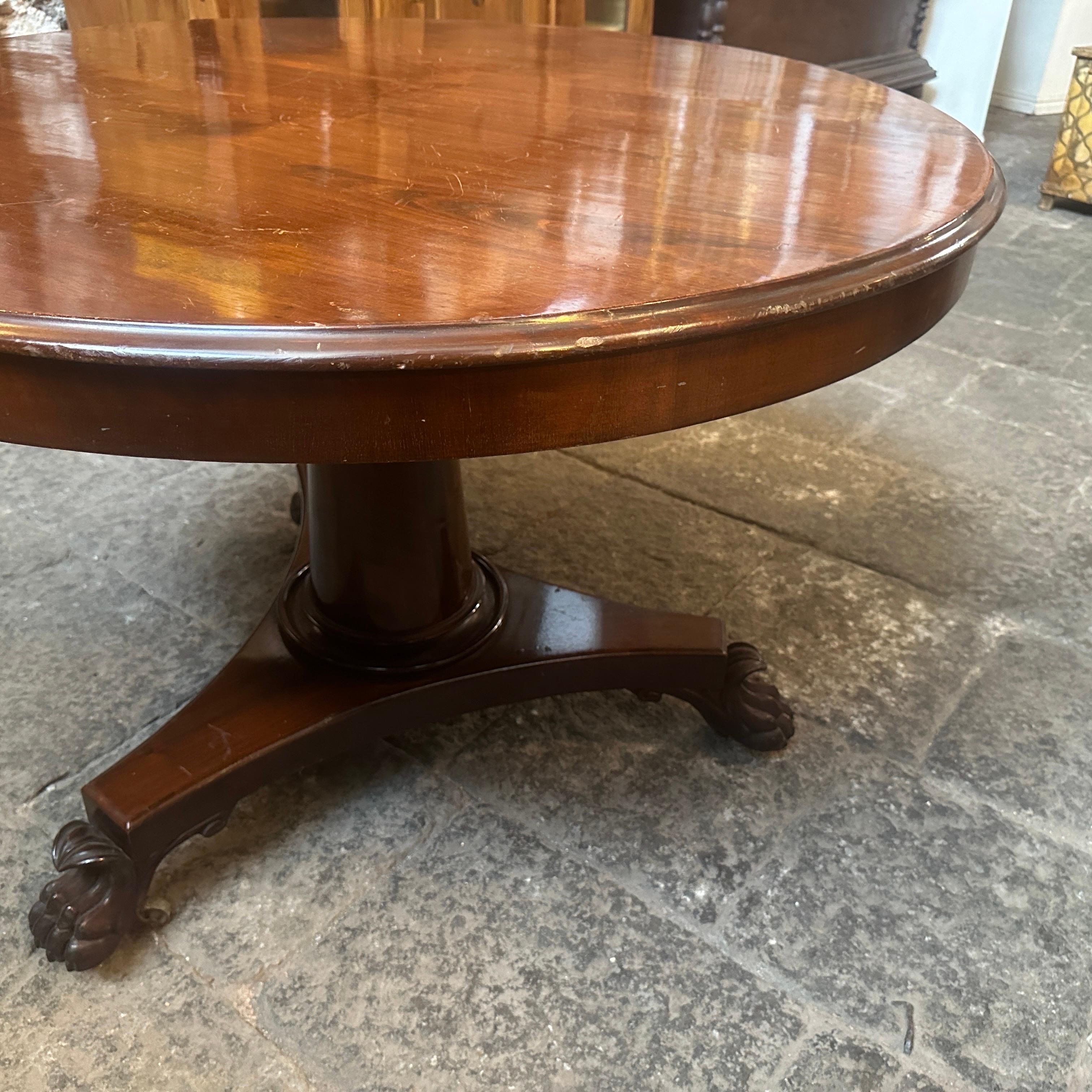 1840s Empire Veneered Mahogany Wood Sicilian Round Tilt-Top Table For Sale 2
