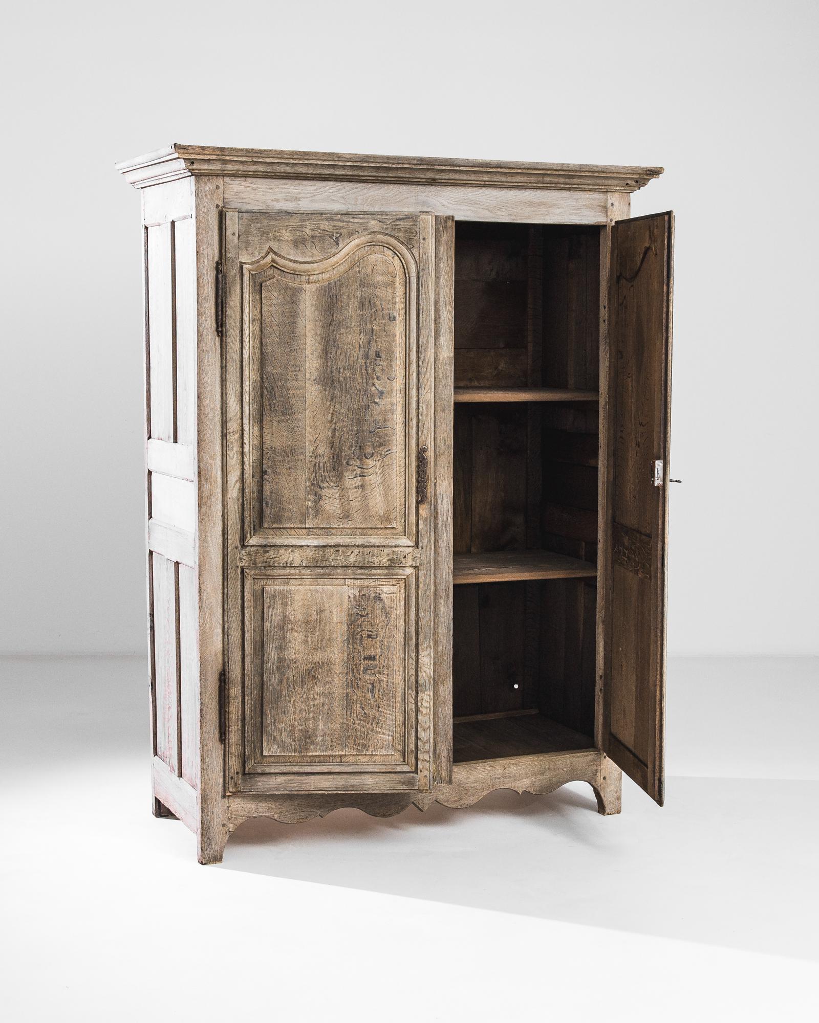 1840s French Bleached Oak Cabinet In Good Condition In High Point, NC
