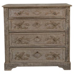 Cassettiera francese gustaviana del 1840 in Oak con intagli floreali