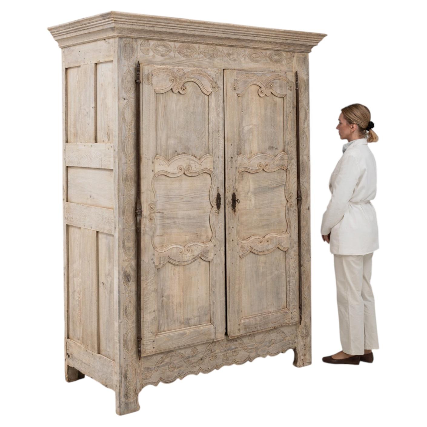 1840s French Provincial Hand-Carved Oak Cabinet from Mid-19th Century For Sale