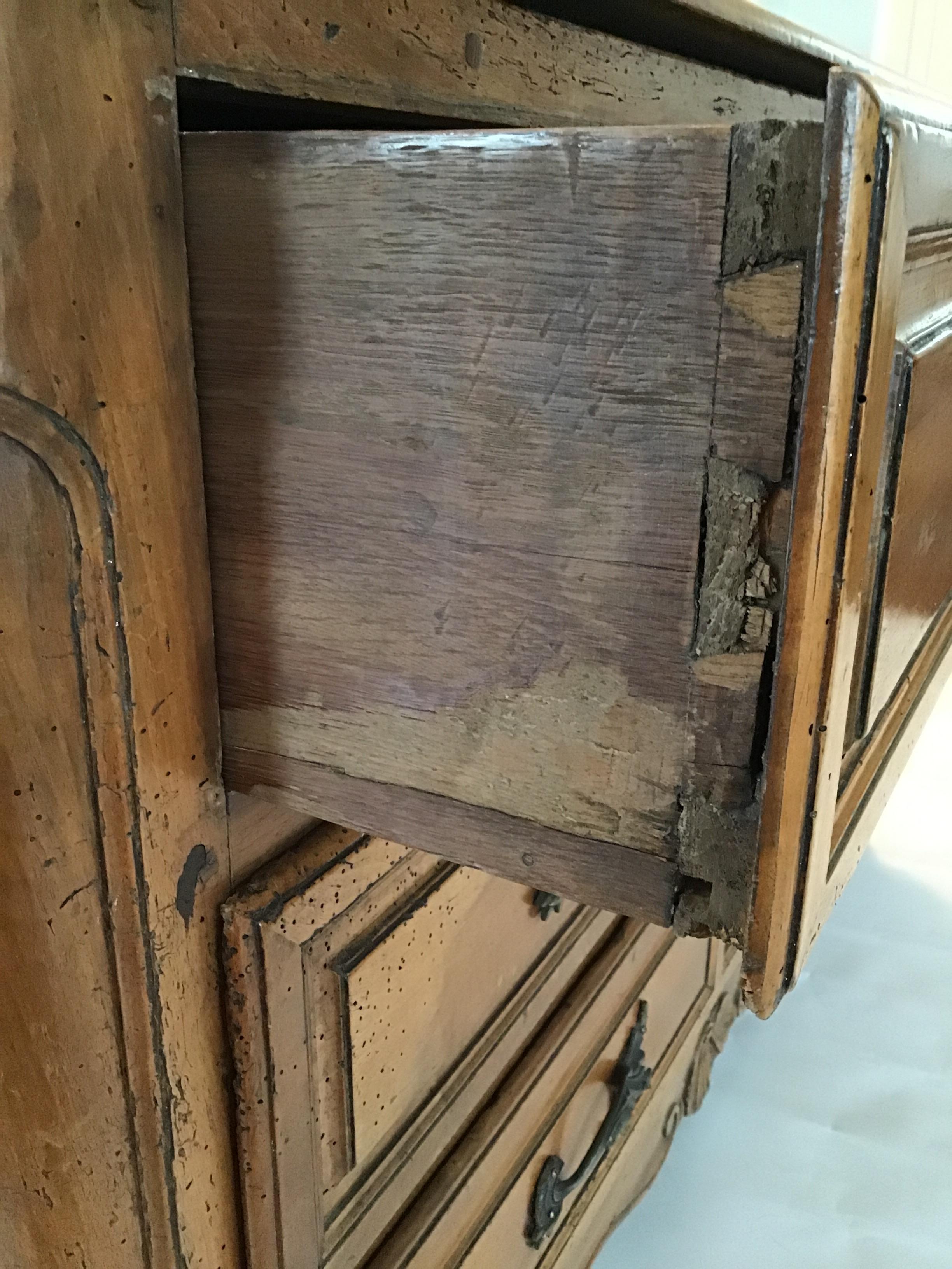 1840s French Provincial Louis XV Chest of Drawers For Sale 5