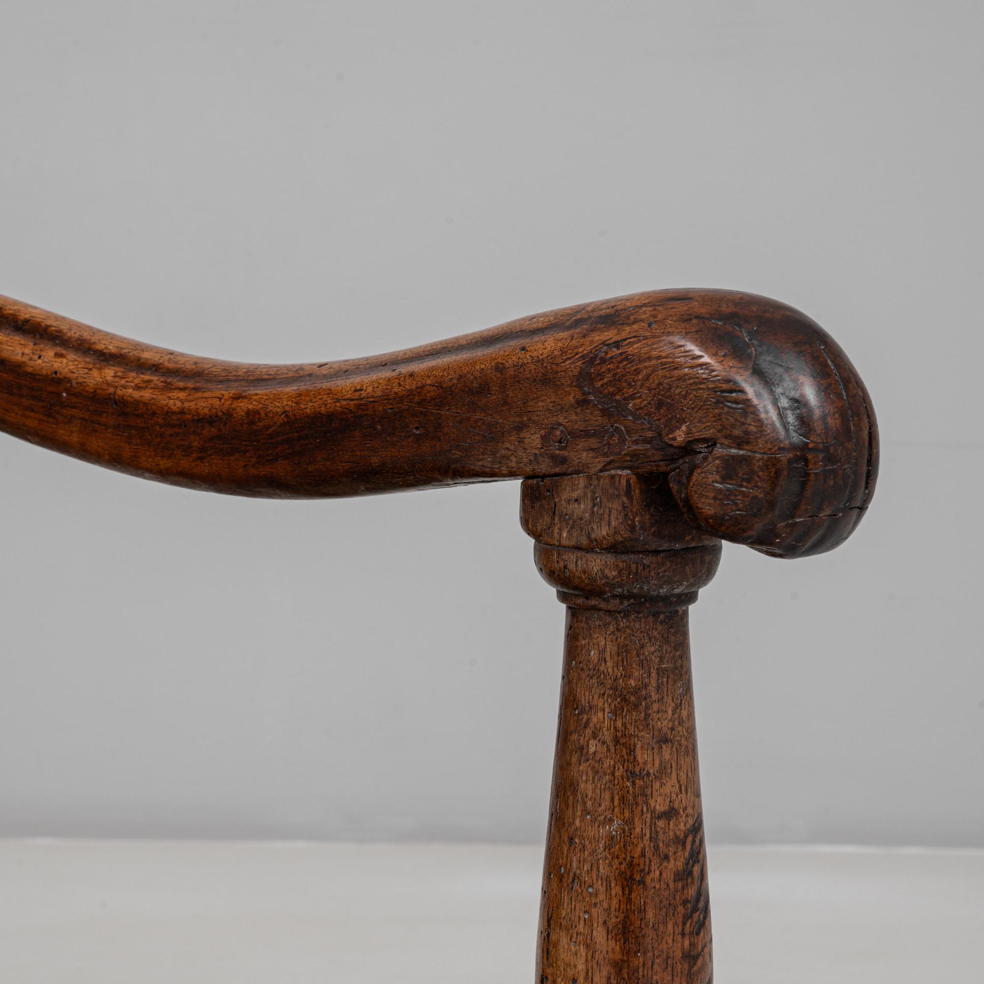 Trône français en bois sculpté à la main des années 1840 en vente 6