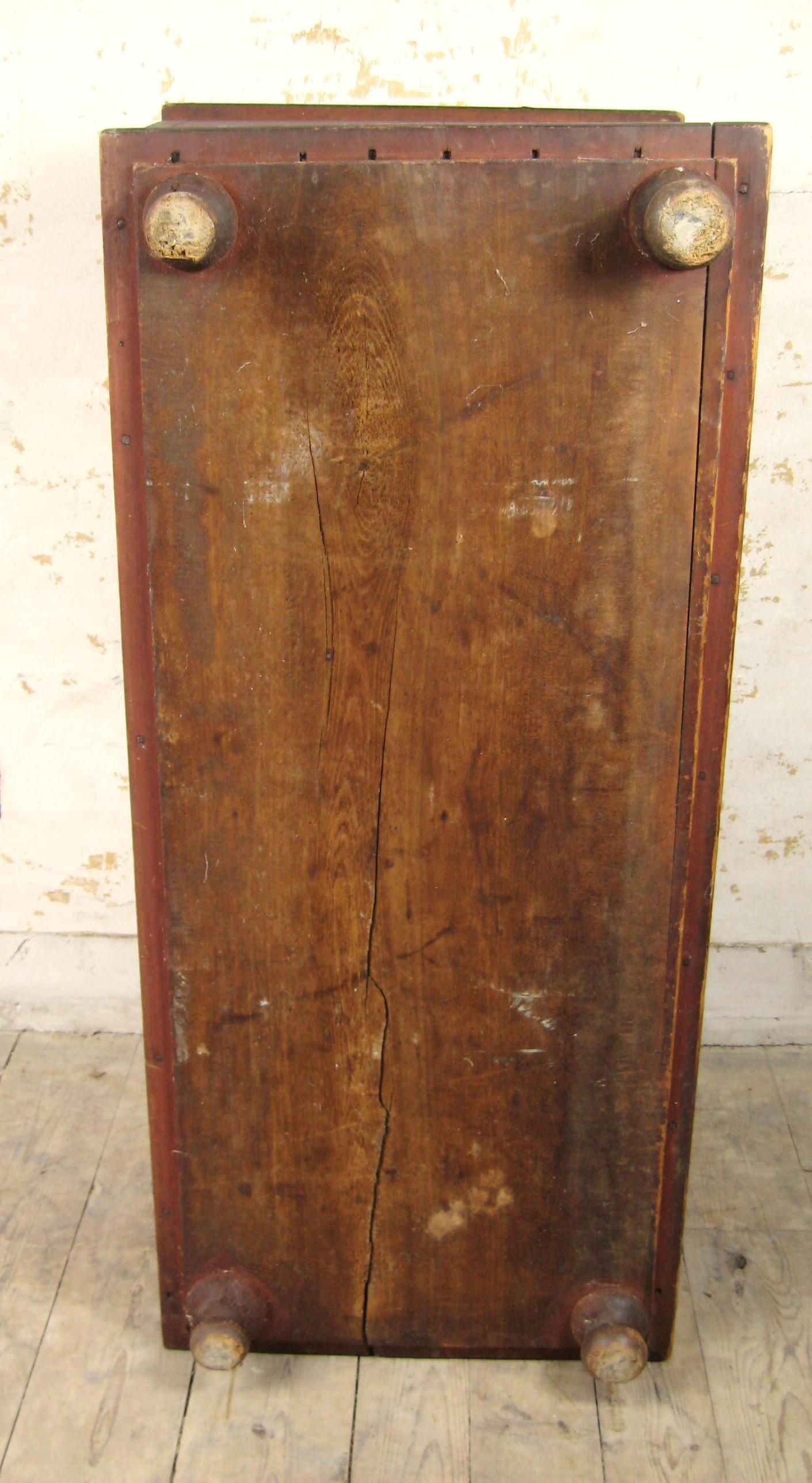 1840's Primitive Red 6 Board Pine blanket chest For Sale 5