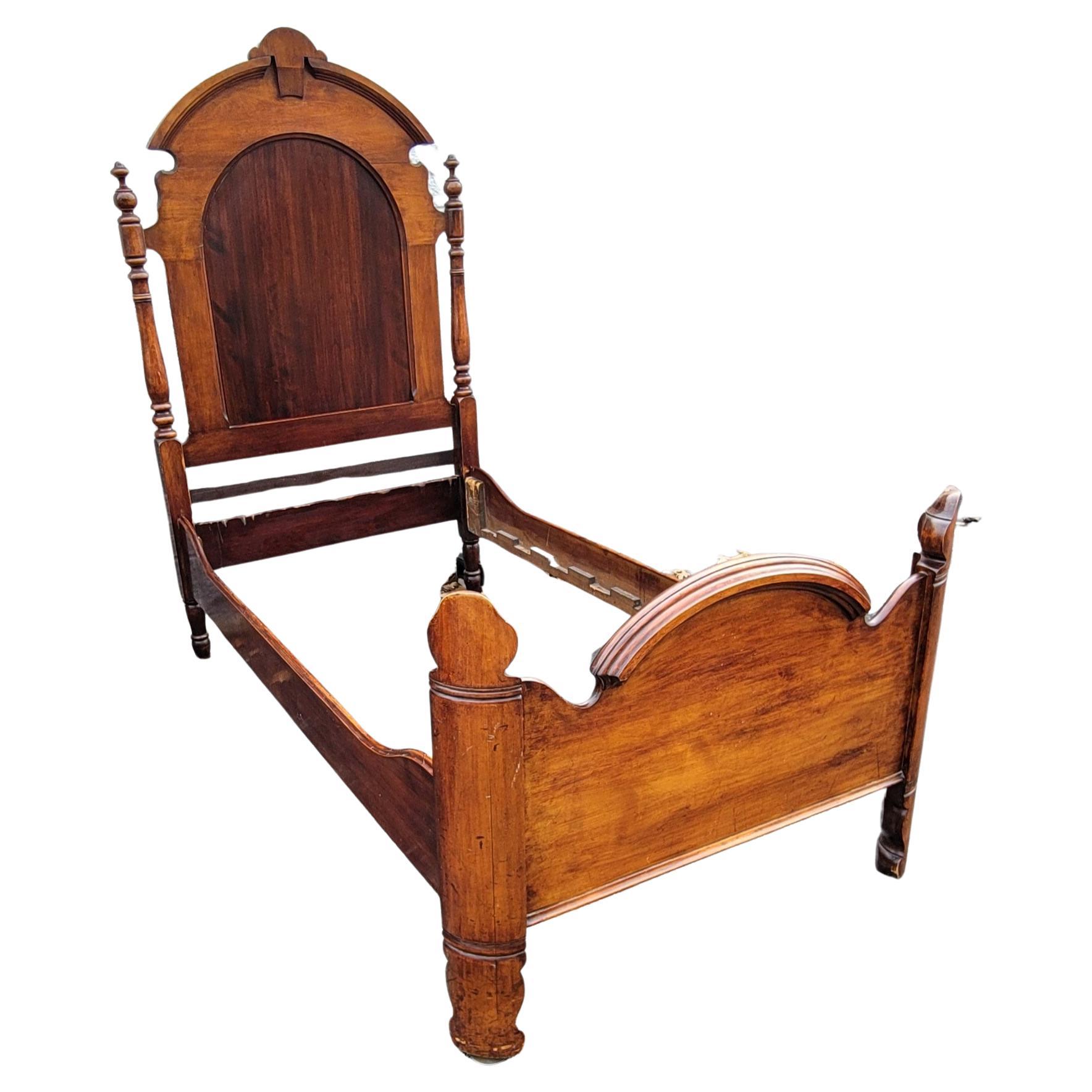 1840s Victorian Mahogany High Back Twin Bedsteads, a Pair For Sale 5