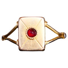 1841 Antique Poison Ring Garnet solid 18K Gold Ø 6.75 US / 1.4 gr