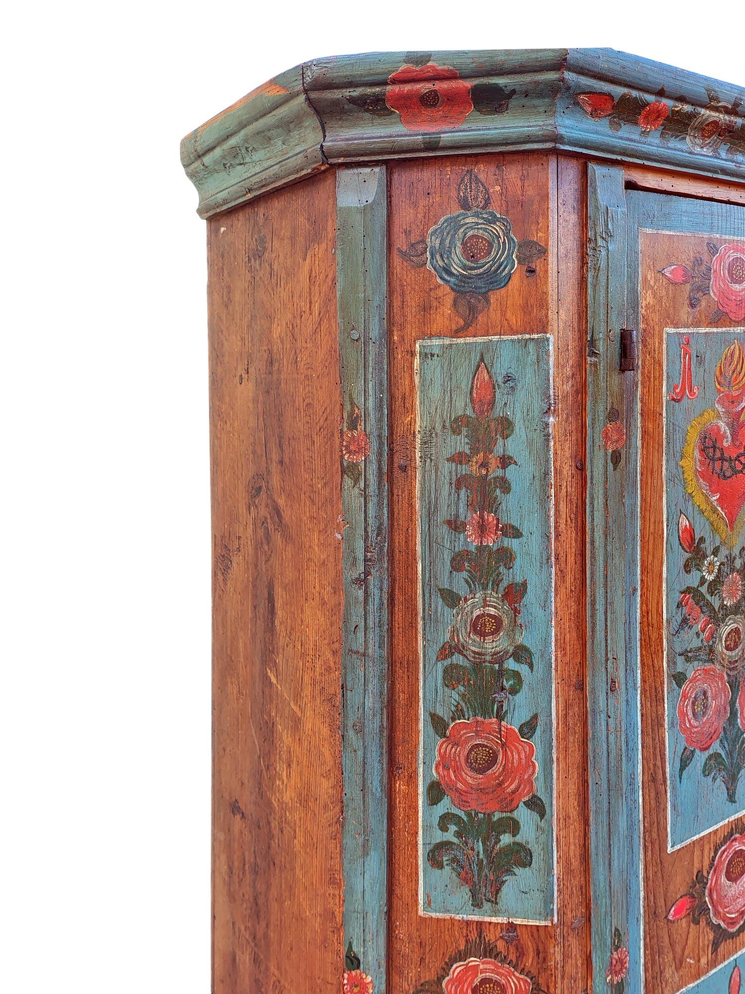 1841 Armoire peinte à motifs floraux bleus - Alpes européennes en vente 2