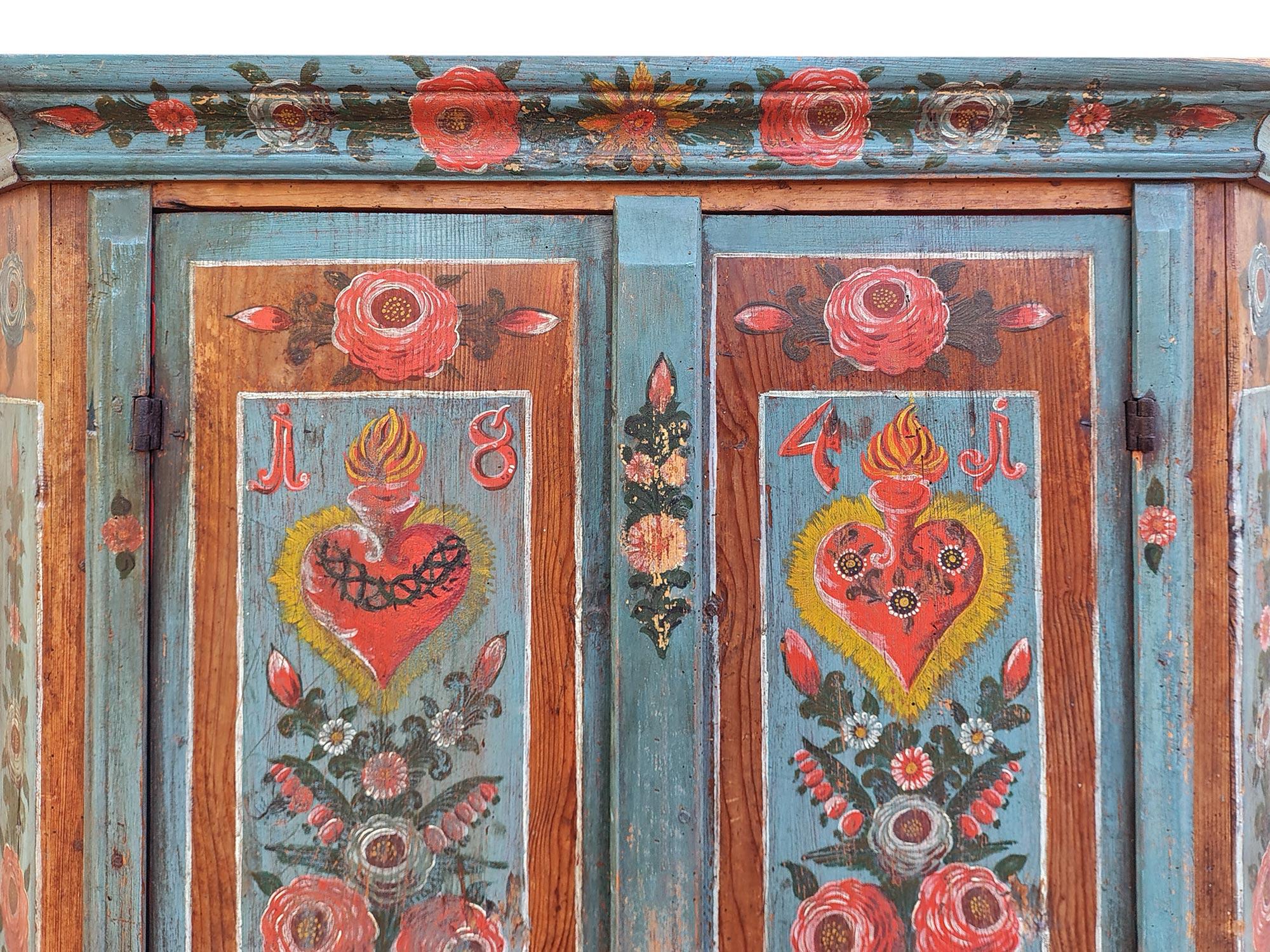 1841 Armoire peinte à motifs floraux bleus - Alpes européennes en vente 4