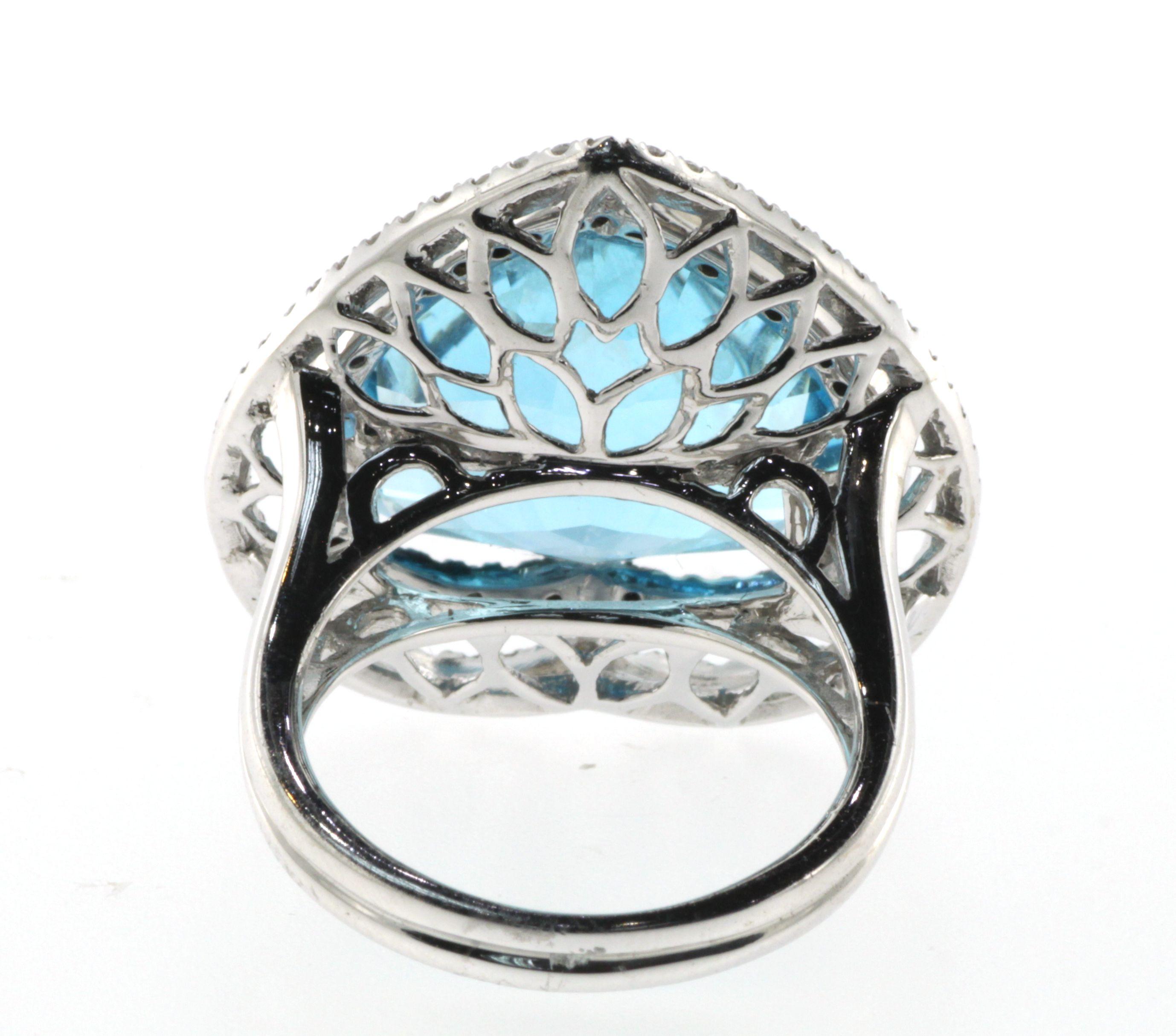 18.42Carat Blue Topaz Heart Cut Diamond Cocktail Ring in 18 Karat White Gold Corte de corazón en venta