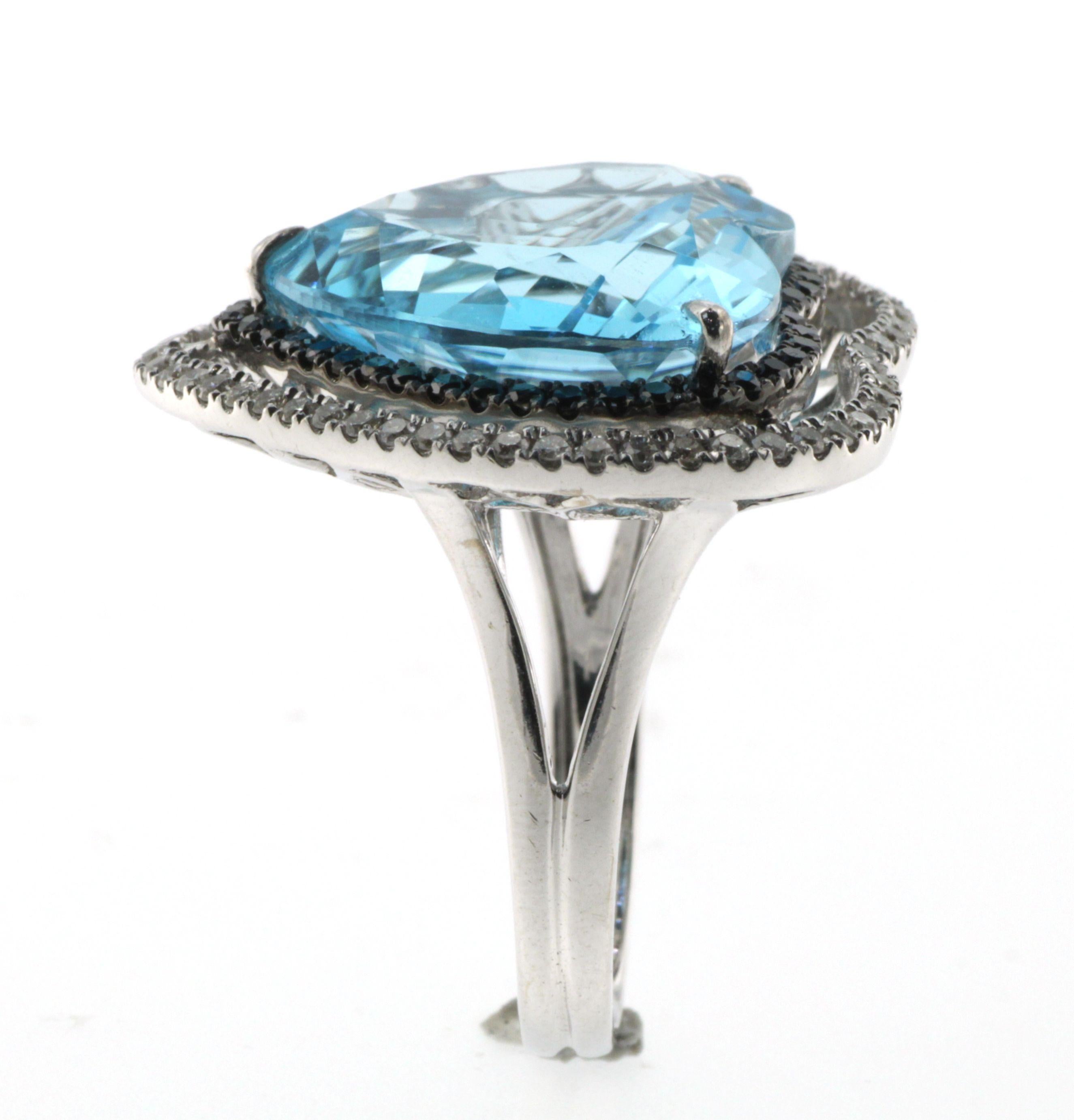 De las mujeres 18.42Carat Blue Topaz Heart Cut Diamond Cocktail Ring in 18 Karat White Gold en venta