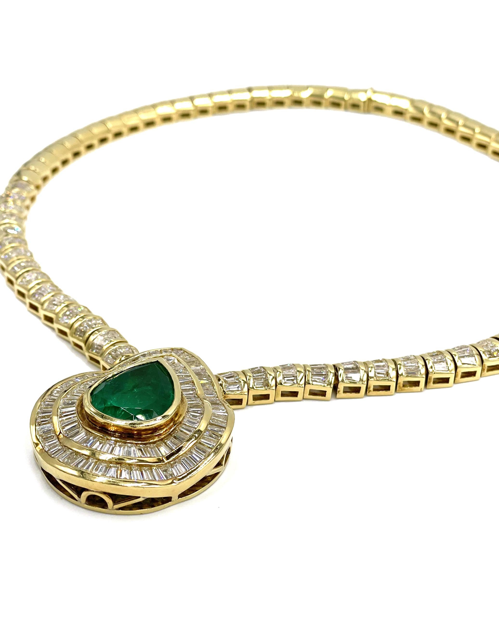 Pear Shape Colombian Emerald Necklace - 18.44 Carat - 18k Yellow Gold In Good Condition For Sale In Old Tappan, NJ
