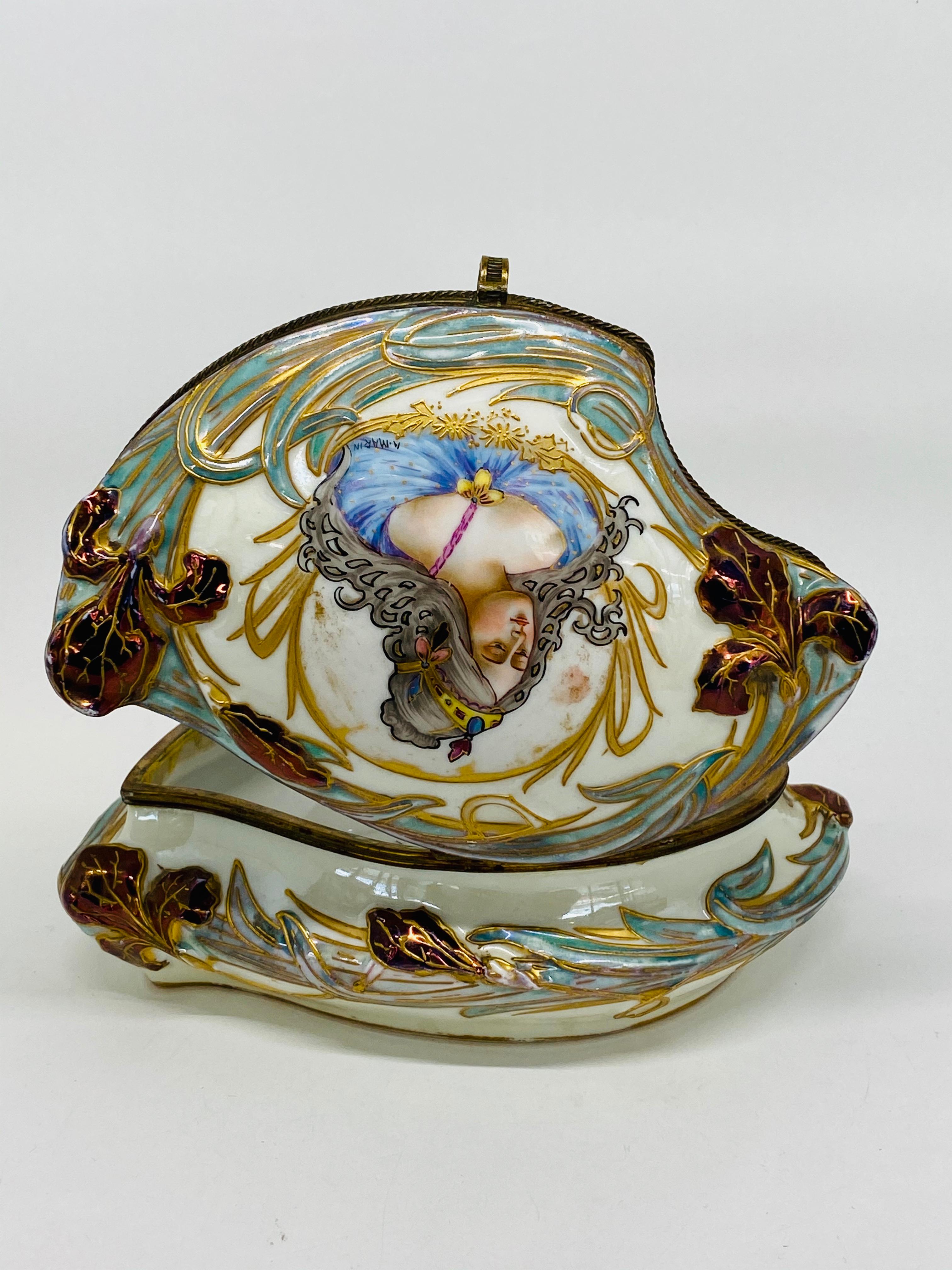 Boîte à bijoux décorative française victorienne en porcelaine de Sèvres et bronze des années 1844 en vente 7