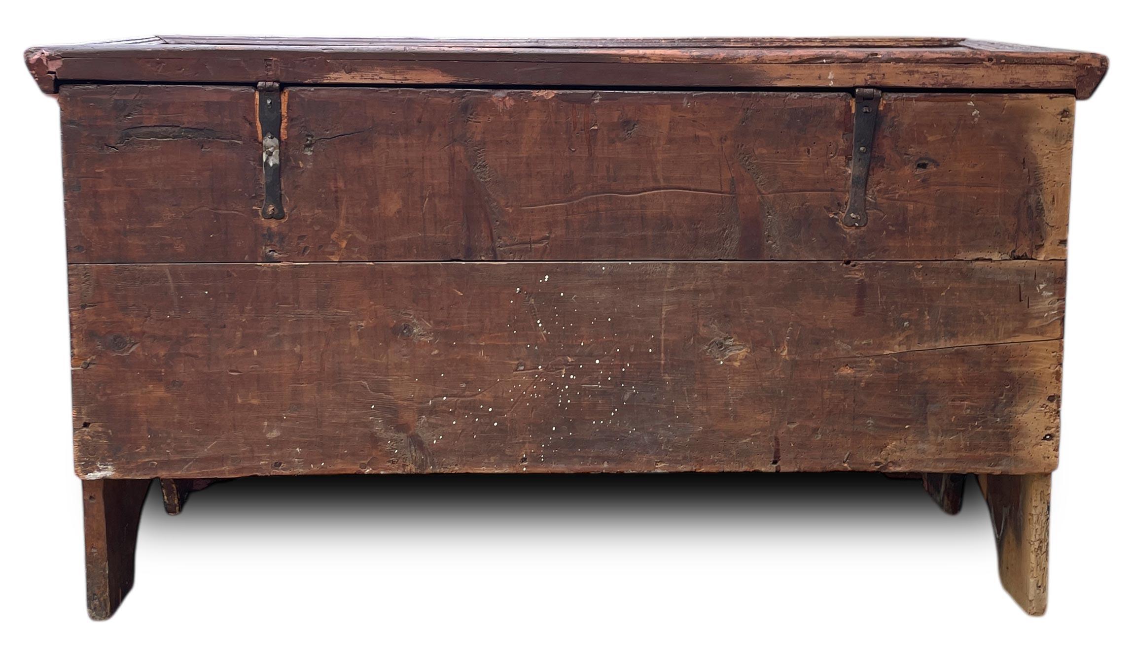 1846 Alpenblau geblümte Deckentruhe im Angebot 8