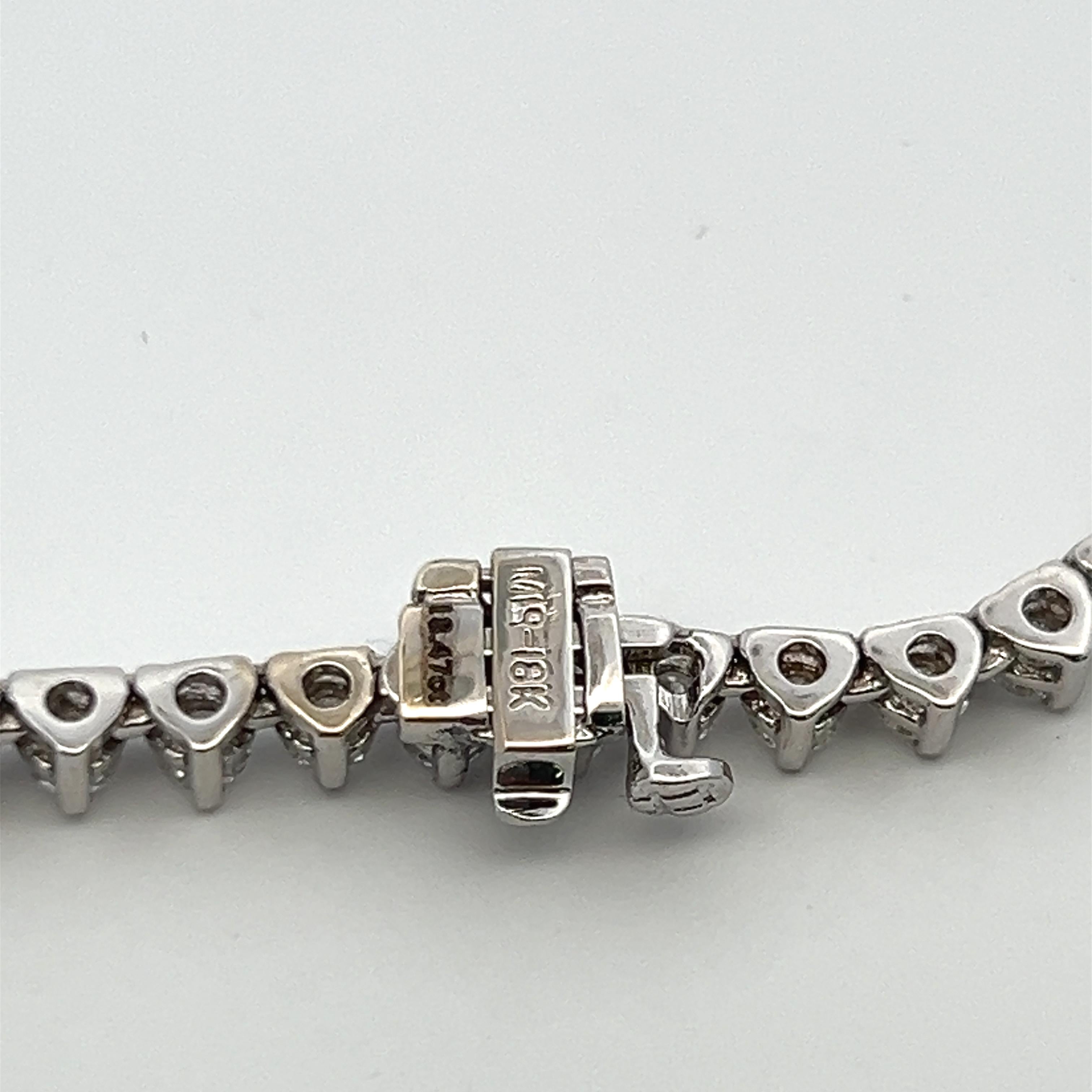 18.47 Carat Round Brilliant Diamond 18 Karat White Gold Riviera Tennis Necklace For Sale 5