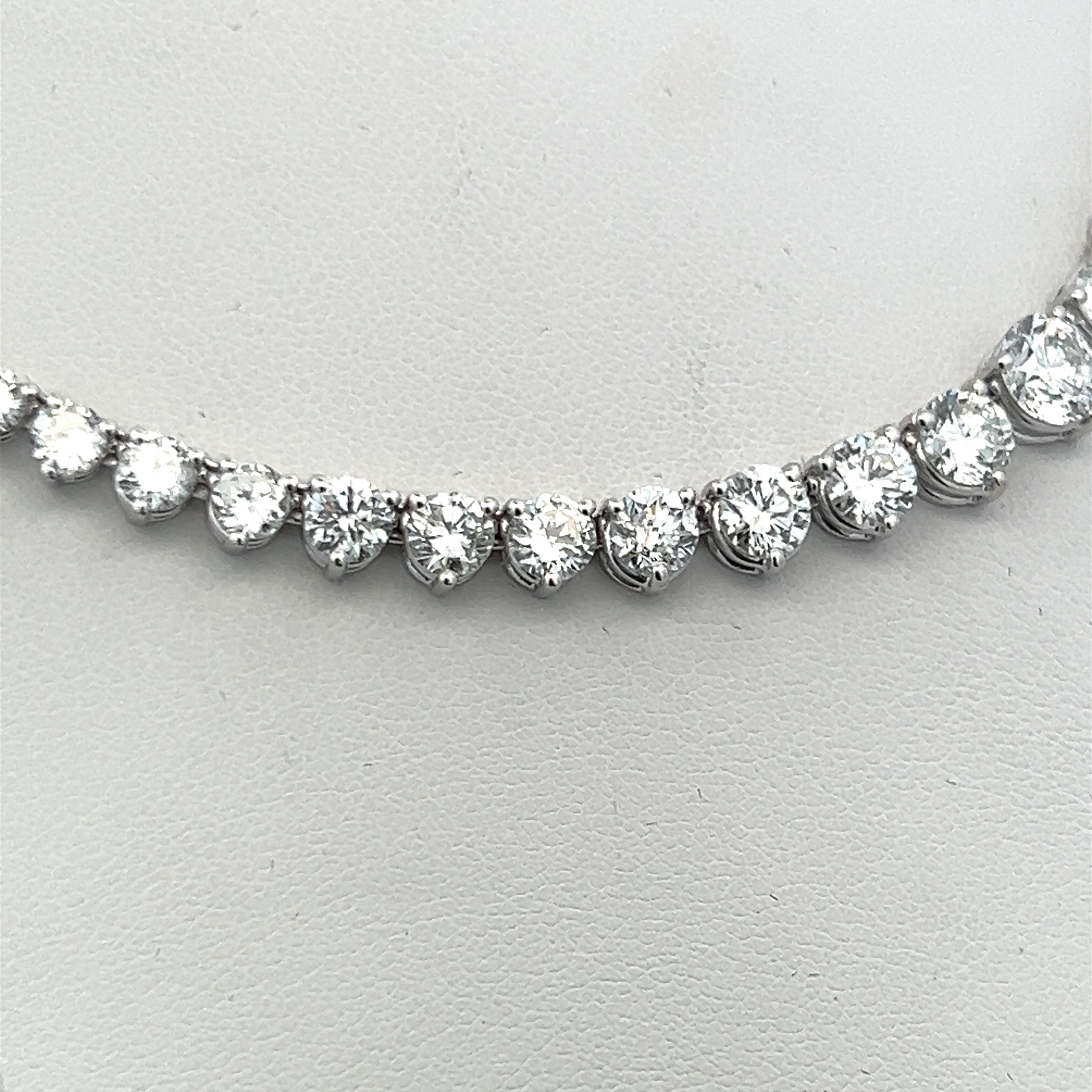 18.47 Carat Round Brilliant Diamond 18 Karat White Gold Riviera Tennis Necklace For Sale 6