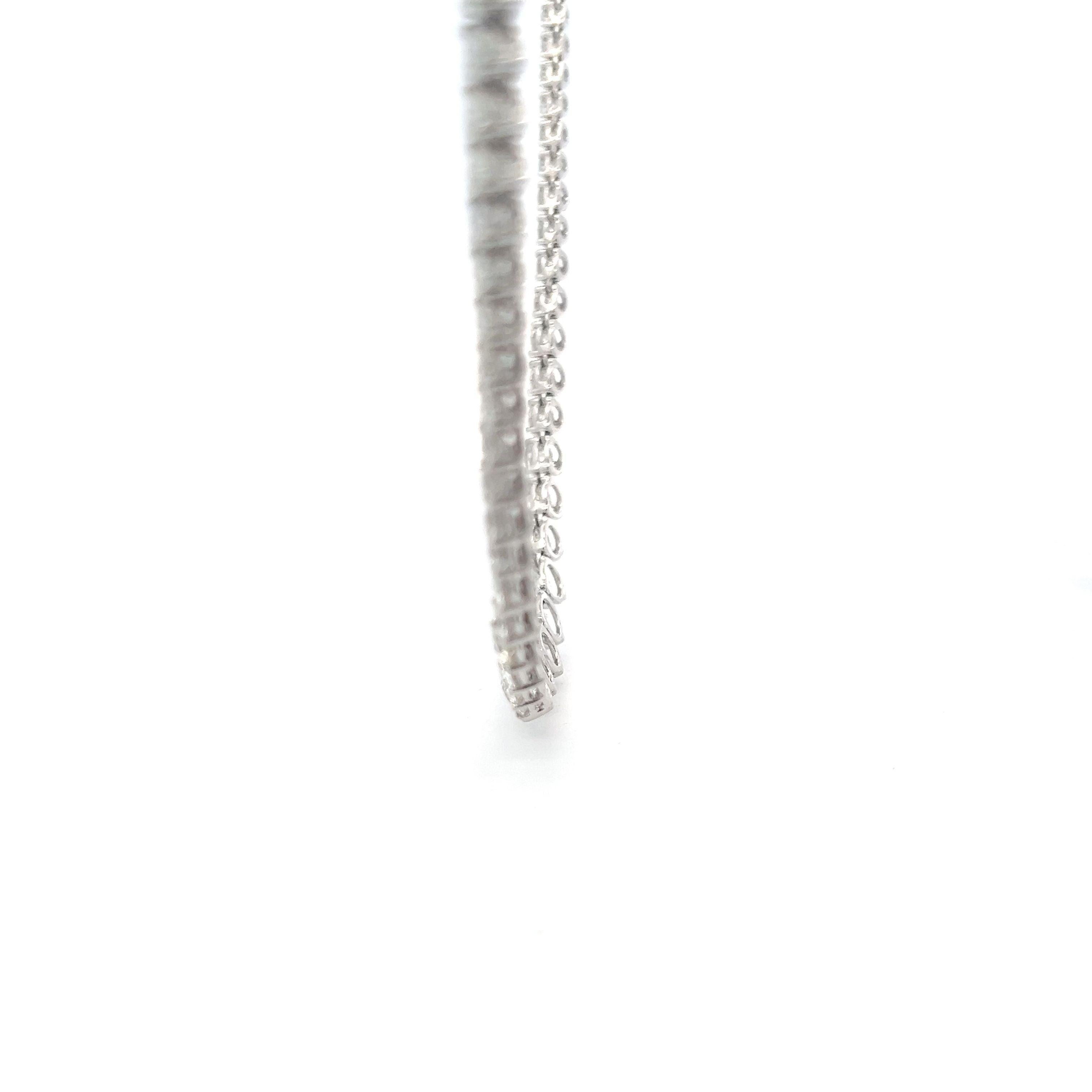 Women's 18.47 Carat Round Brilliant Diamond 18 Karat White Gold Riviera Tennis Necklace For Sale