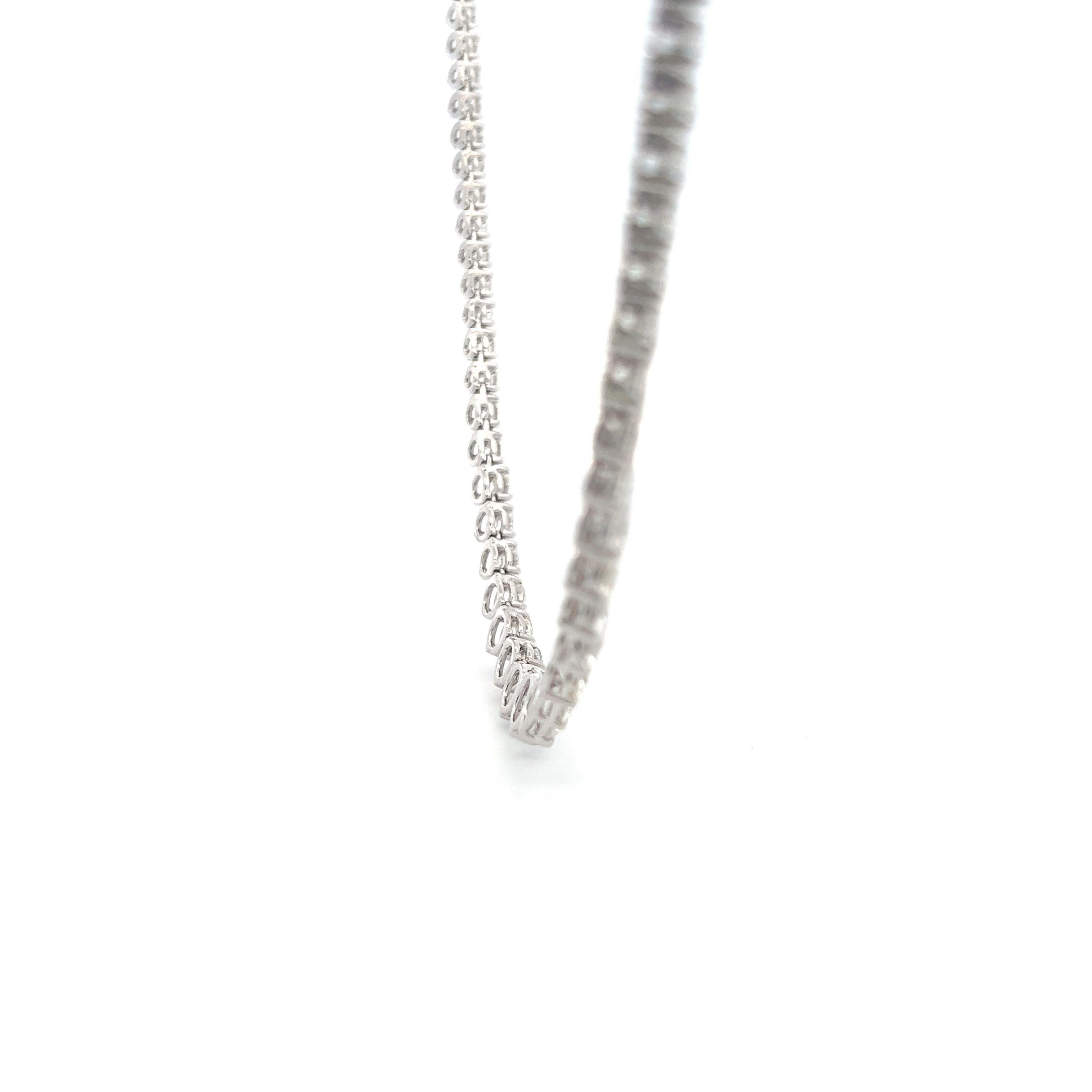 18.47 Carat Round Brilliant Diamond 18 Karat White Gold Riviera Tennis Necklace For Sale 2