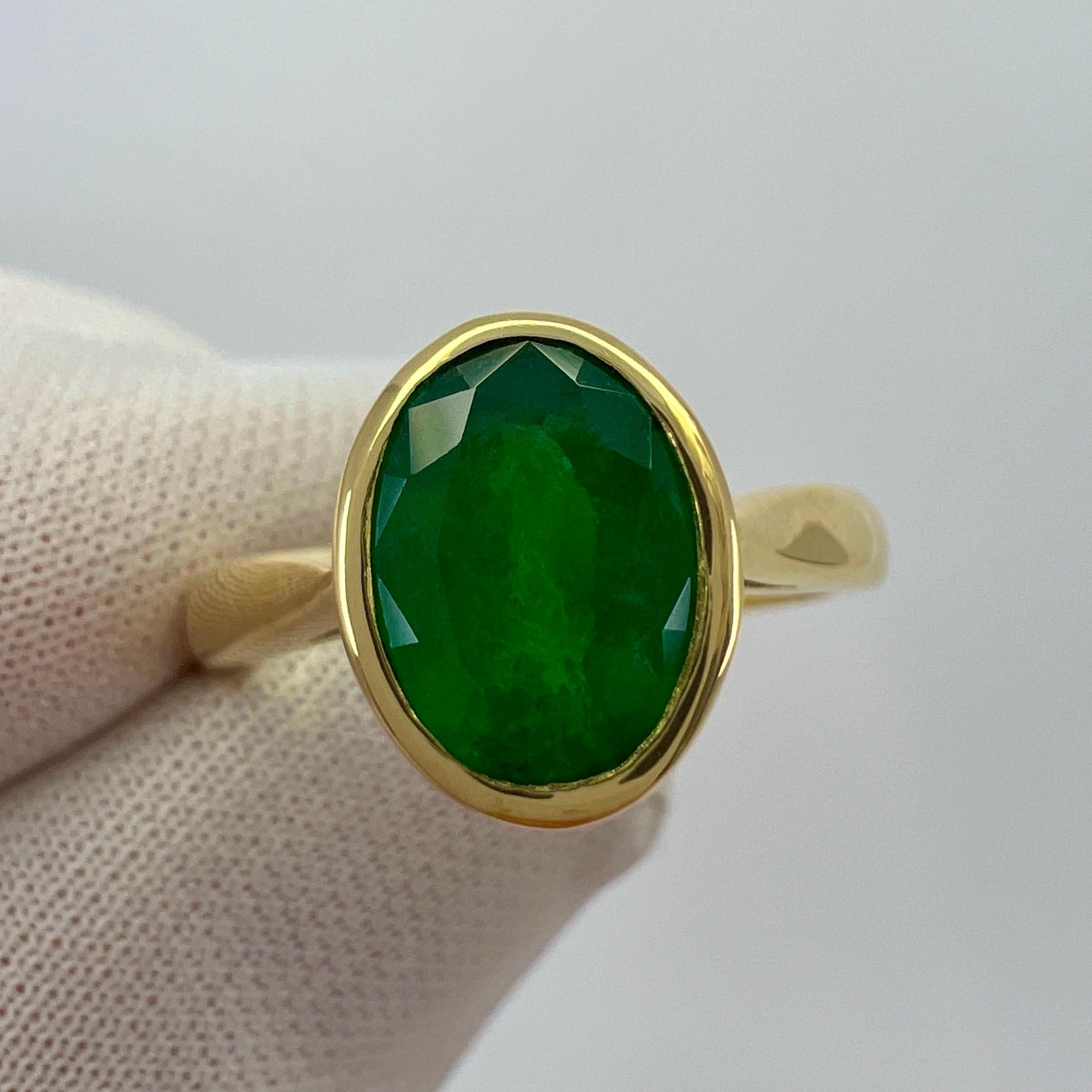 1.84ct Deep Green Emerald Oval Cut 18k Yellow Gold Rubover Bezel Solitaire Ring 2