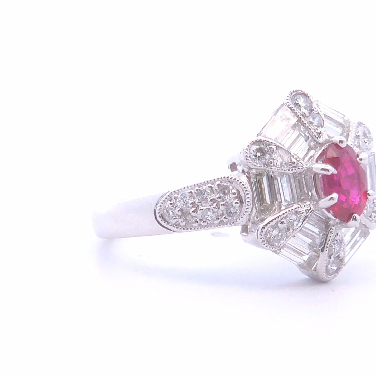 1,84 Karat runder Rubinring in 18k WG im Zustand „Neu“ im Angebot in Tustin, CA
