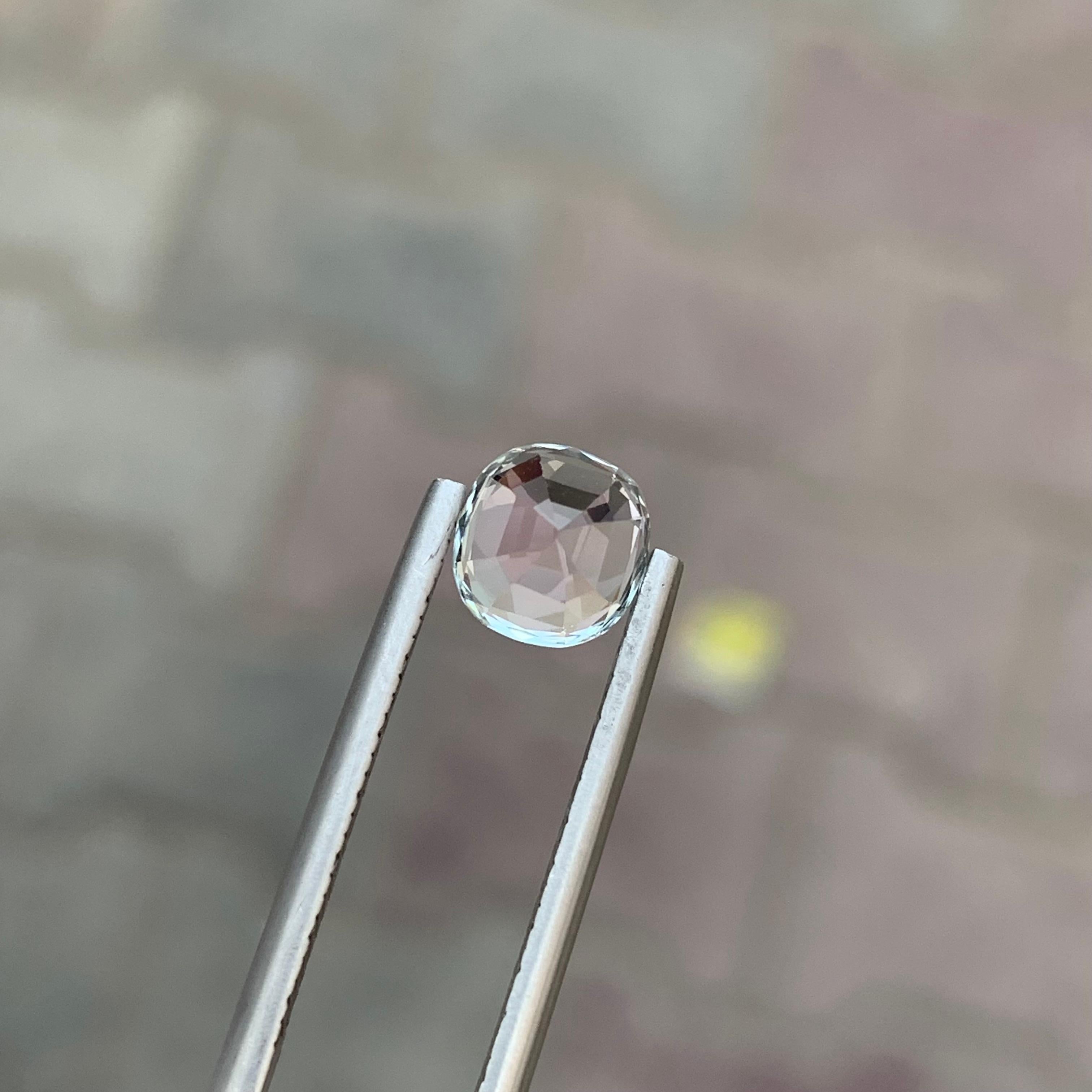 Pierre précieuse en forme de coussin, ornée d'une tourmaline rose claire naturelle facettée de 1,85 carat en vente 4