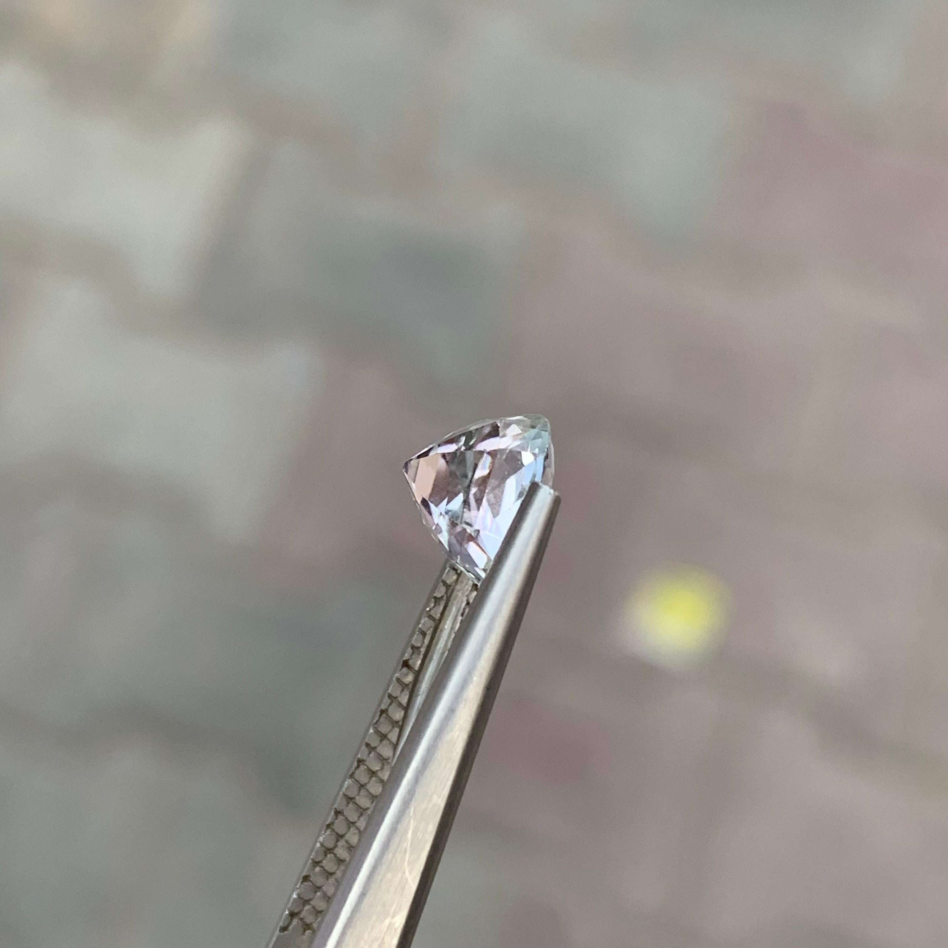 Pierre précieuse en forme de coussin, ornée d'une tourmaline rose claire naturelle facettée de 1,85 carat Neuf - En vente à Peshawar, PK