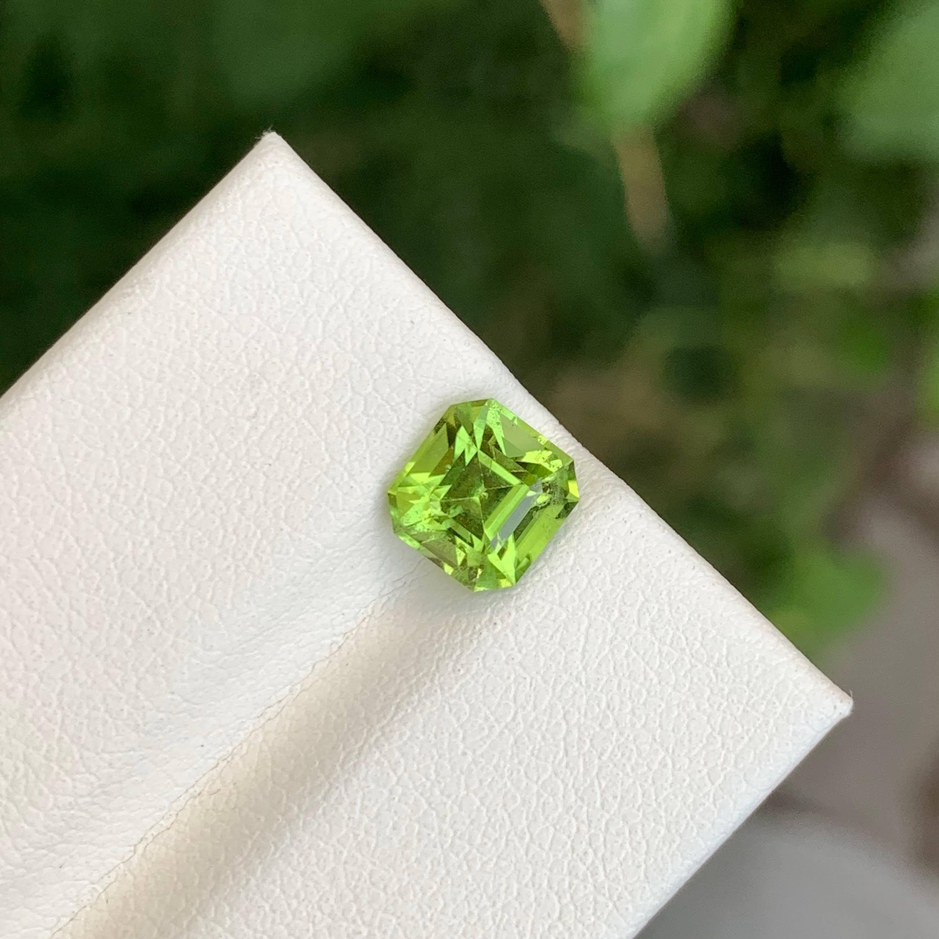 1,85 Karat Apfelgrüner Peridot Stein Asscher Schliff Natürlicher Pakistanischer Edelstein im Angebot 4