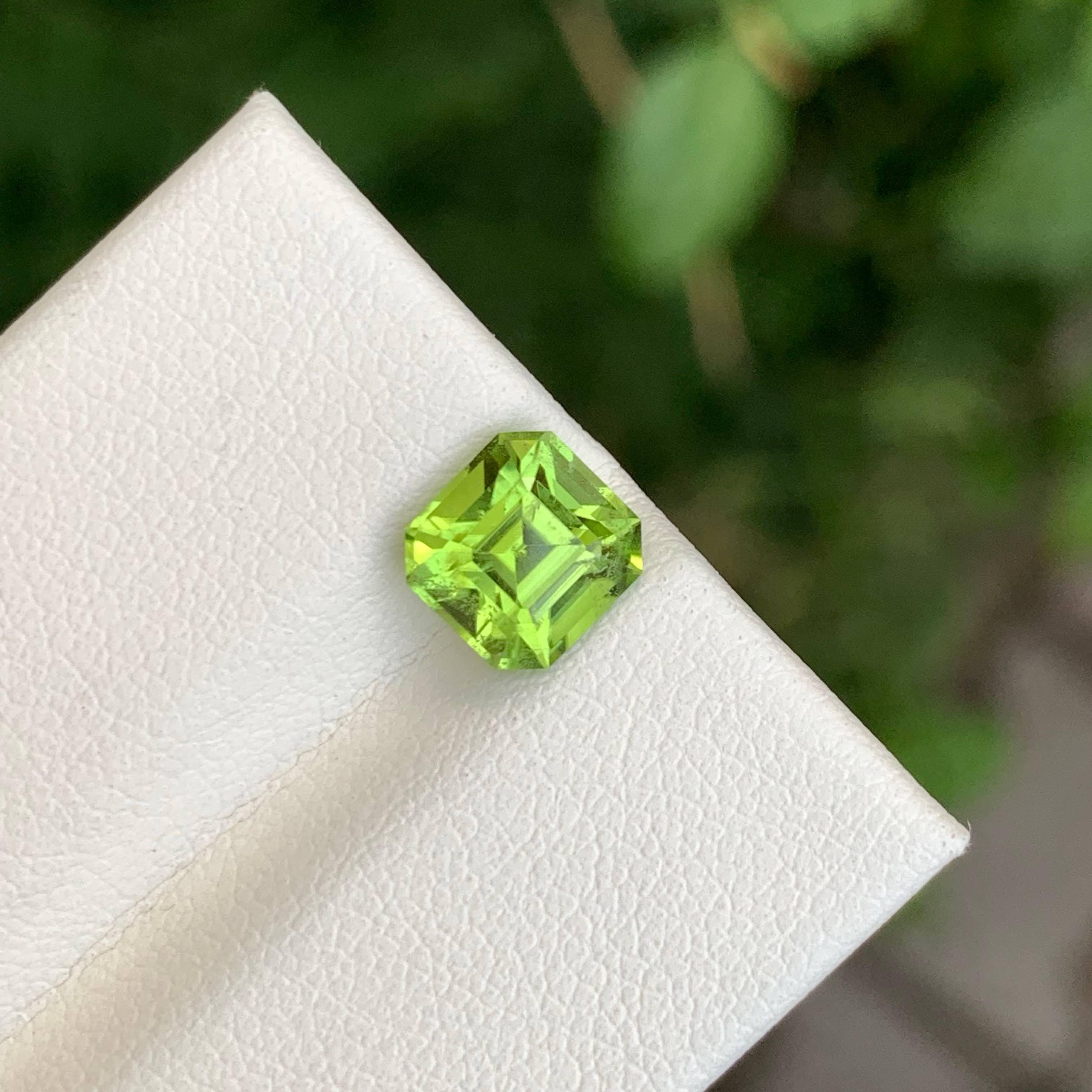 1,85 Karat Apfelgrüner Peridot Stein Asscher Schliff Natürlicher Pakistanischer Edelstein im Angebot 3