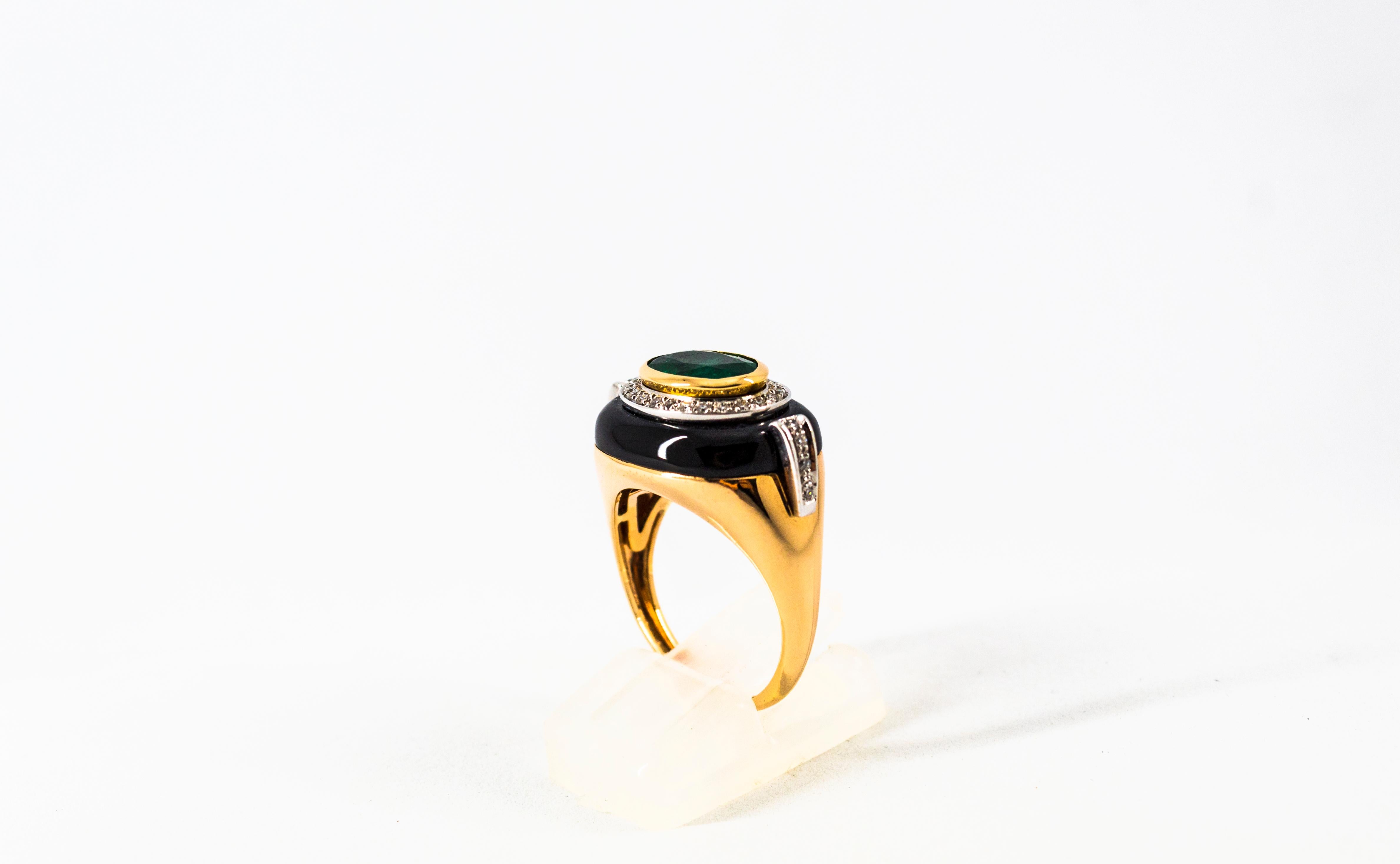 1.85 Carat Emerald 0.40 Carat White Diamond Onyx Yellow Gold Cocktail Ring In New Condition In Naples, IT