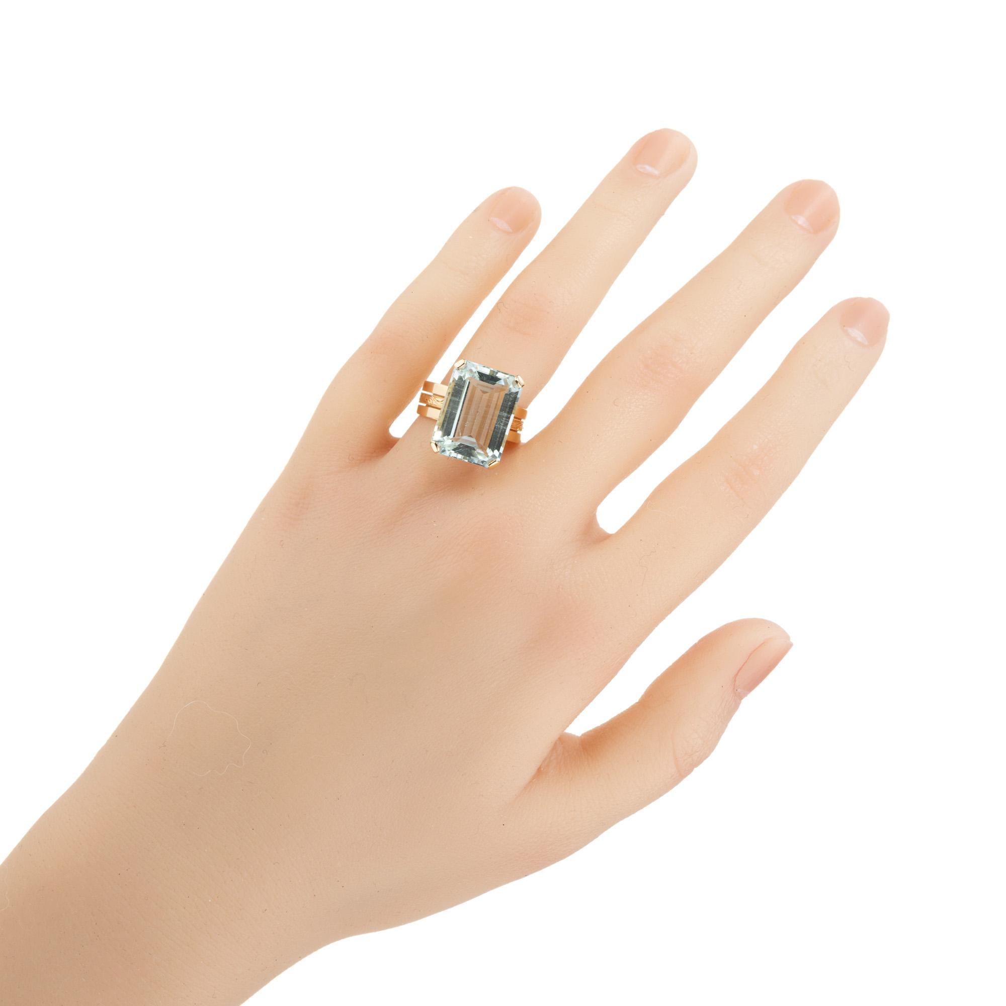 Anillo de cóctel de oro amarillo con aguamarina talla esmeralda de 18,5 quilates en venta 3