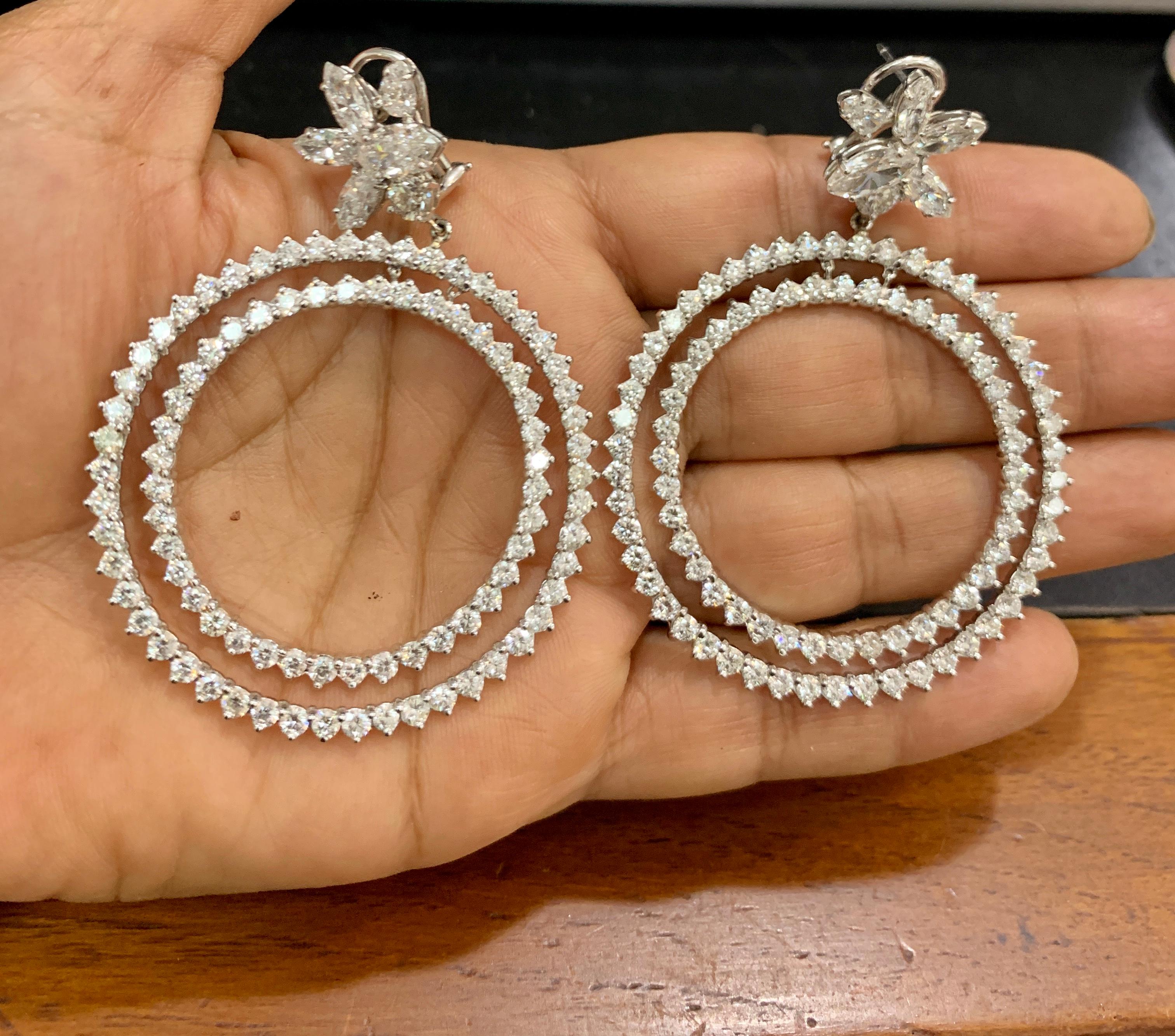 18.5 Carat Large Circle Diamond Hoop Gala Cocktail Earrings 18 Karat White Gold In Excellent Condition In New York, NY