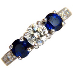 1.85 Carat Natural Blue Sapphire Diamonds Ring 14 Karat Classic Three Bead Set