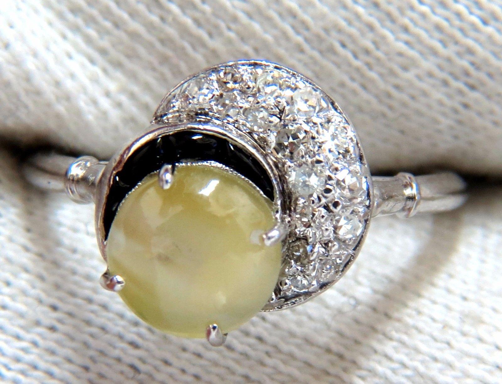 Round Cut 1.85 Carat Natural Cabochon Chrysoberyl Cats Eye Diamonds Ring 14 Karat Crescent For Sale