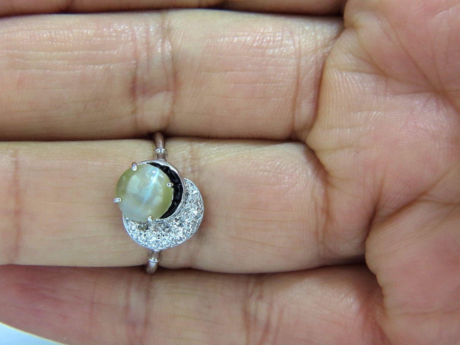 1.85 Carat Natural Cabochon Chrysoberyl Cats Eye Diamonds Ring 14 Karat Crescent In New Condition For Sale In New York, NY